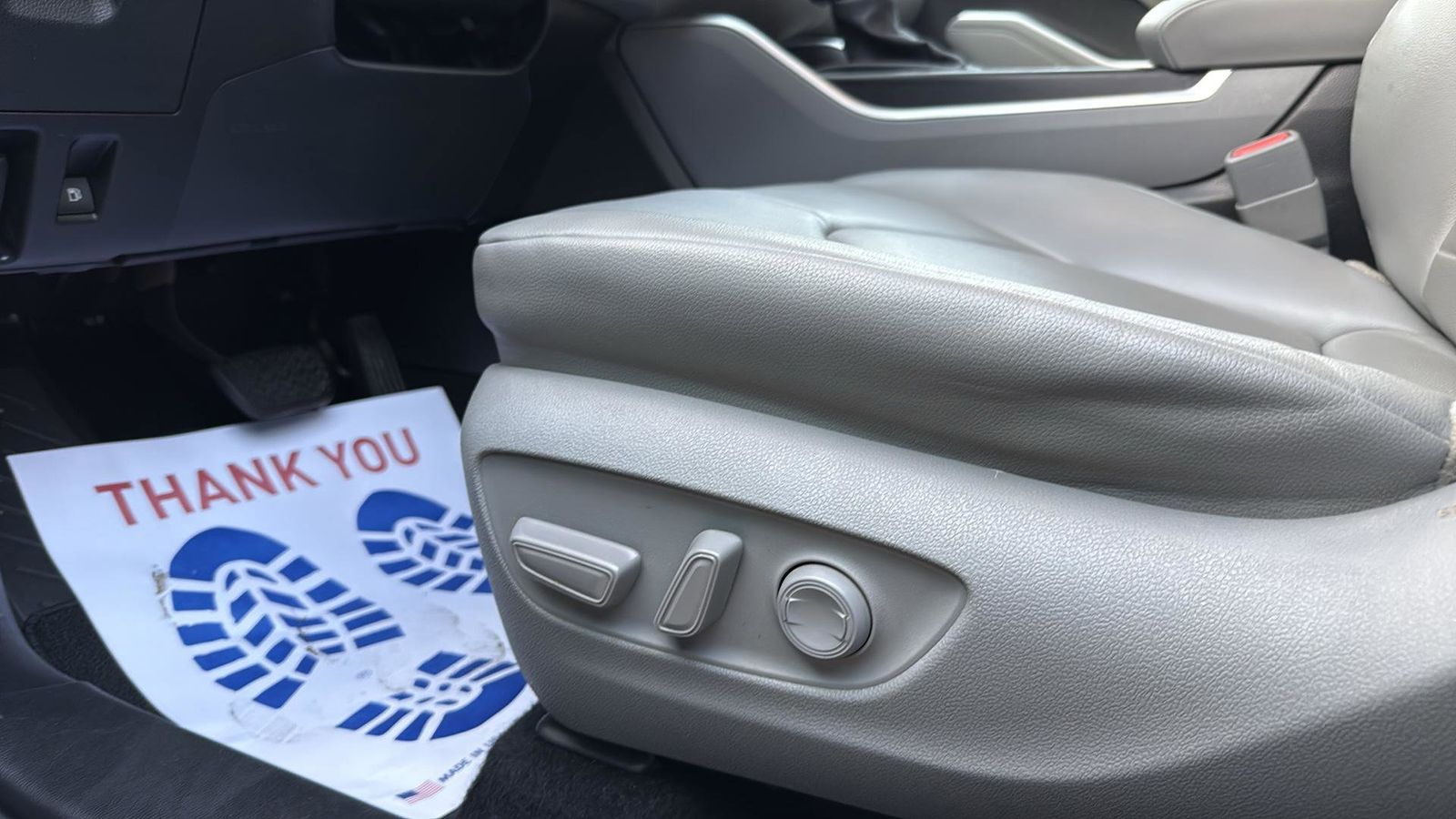 Used Car 2021 Toyota Highlander  Xle For Sale Under $30,000 In Austin, Texas