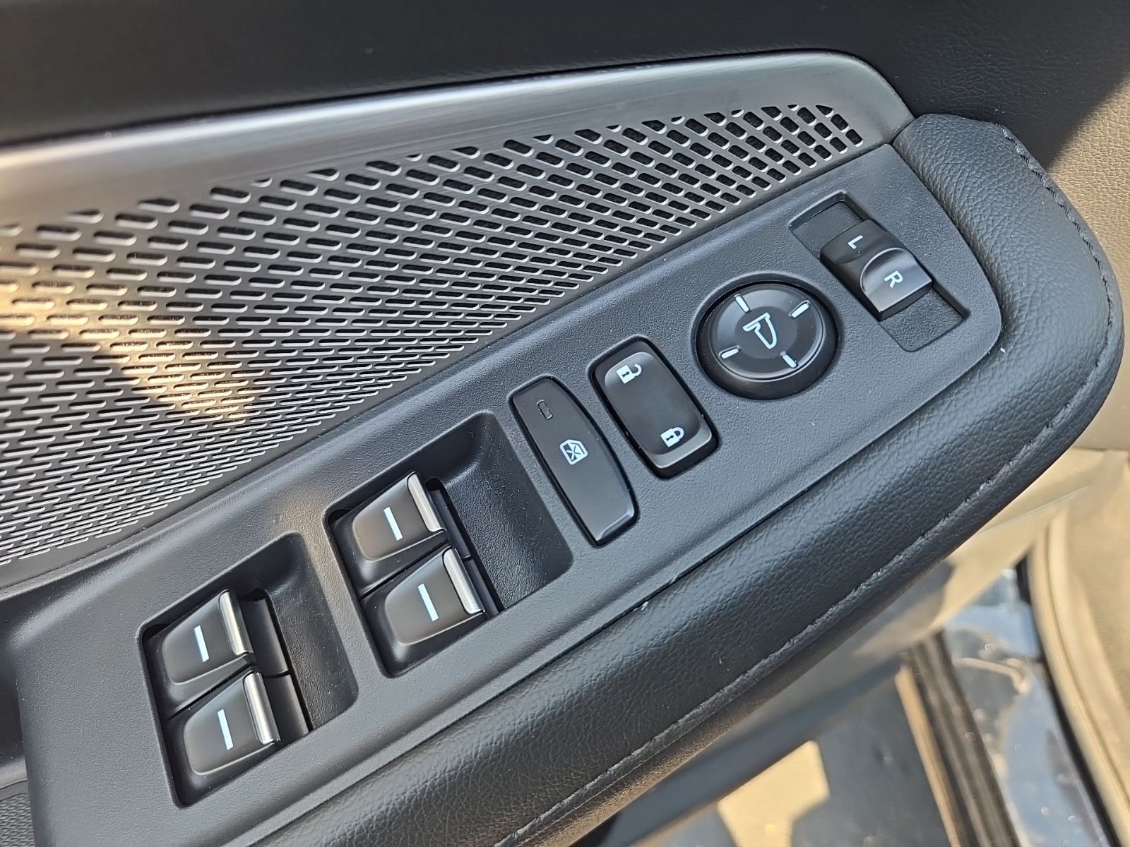 2023 Acura MDX Base - Photo 24