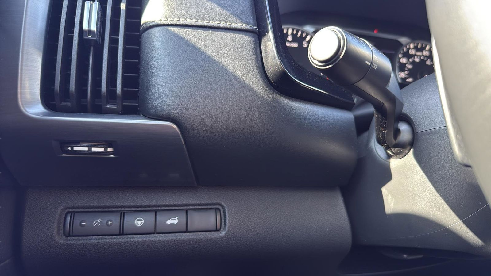 Used Car 2023 Nissan Pathfinder  Sl For Sale Under $30,000 In Austin, Texas