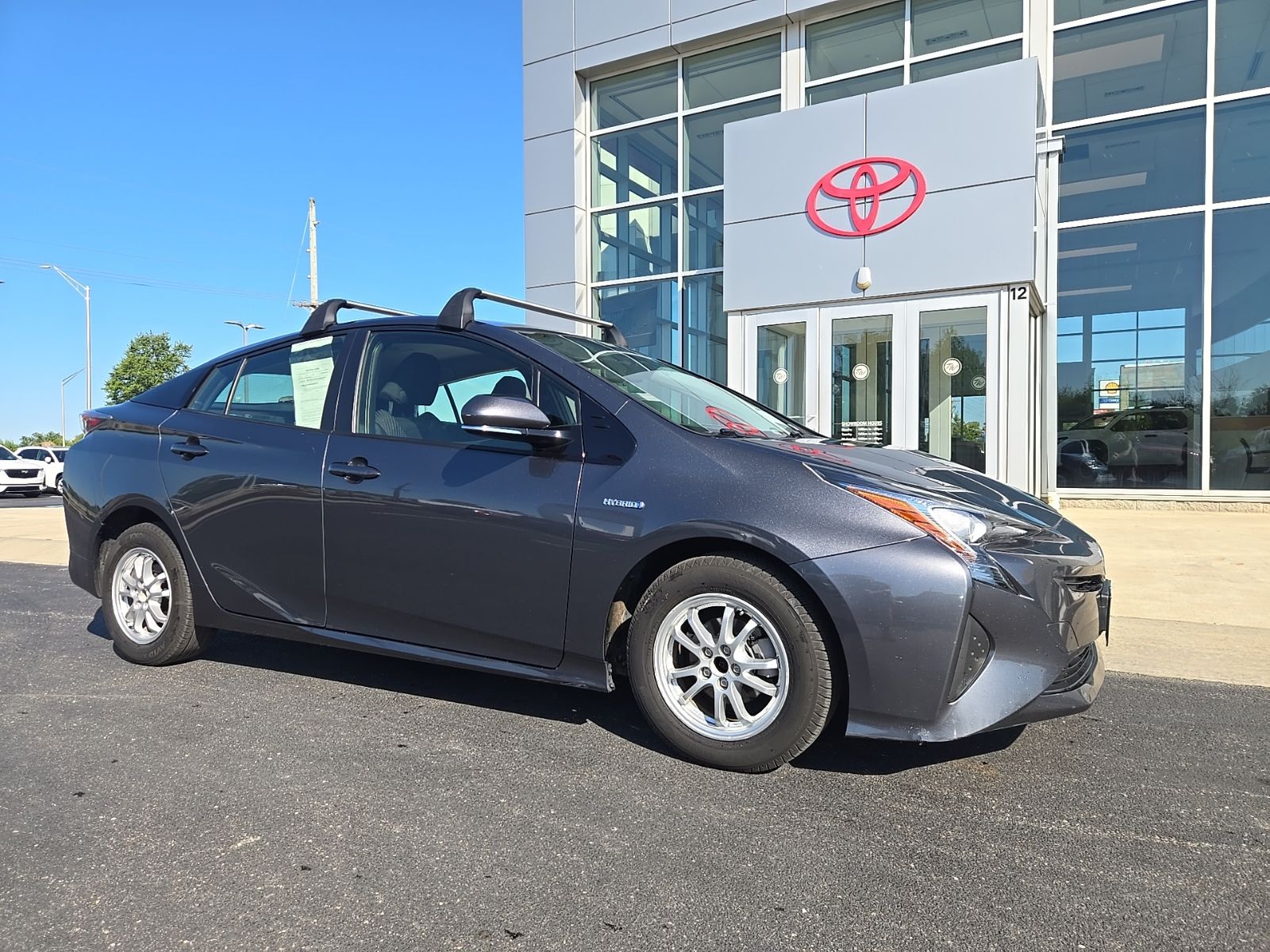 Magnetic Gray Metallic 2016 Toyota Prius Hatchback Front-Wheel Drive Continuously Variable Transmission