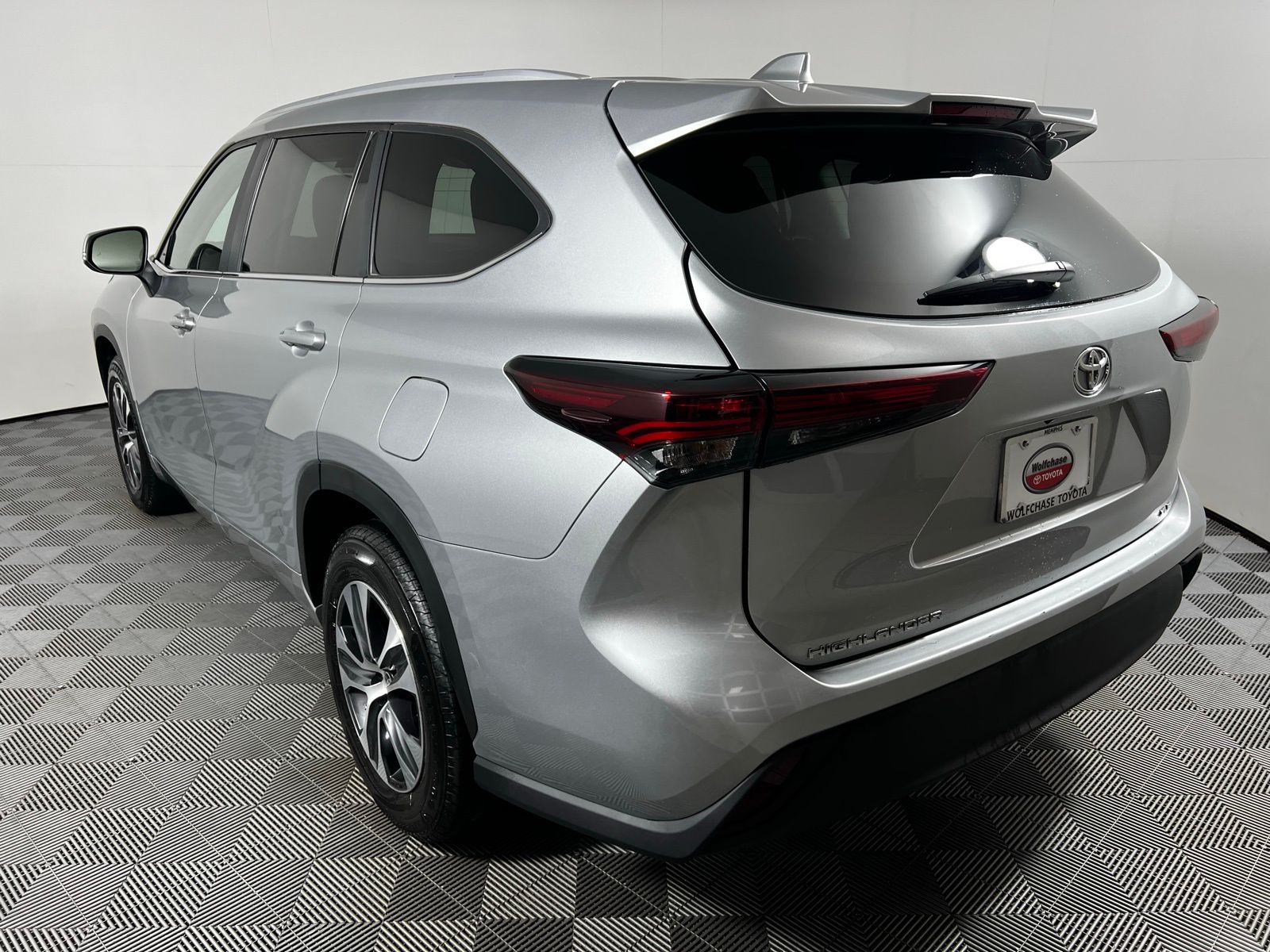 Thumbnail: 2024 Toyota Highlander - 7