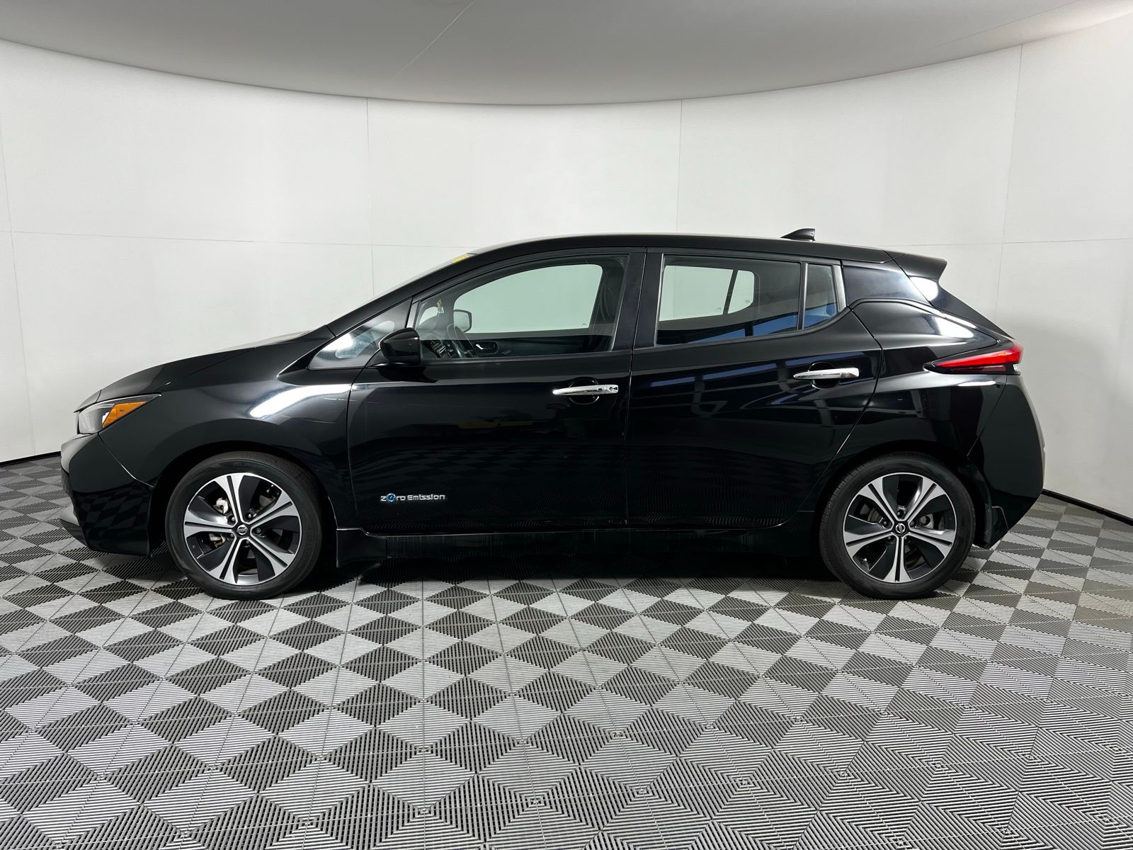 Thumbnail: 2019 Nissan Leaf - 8