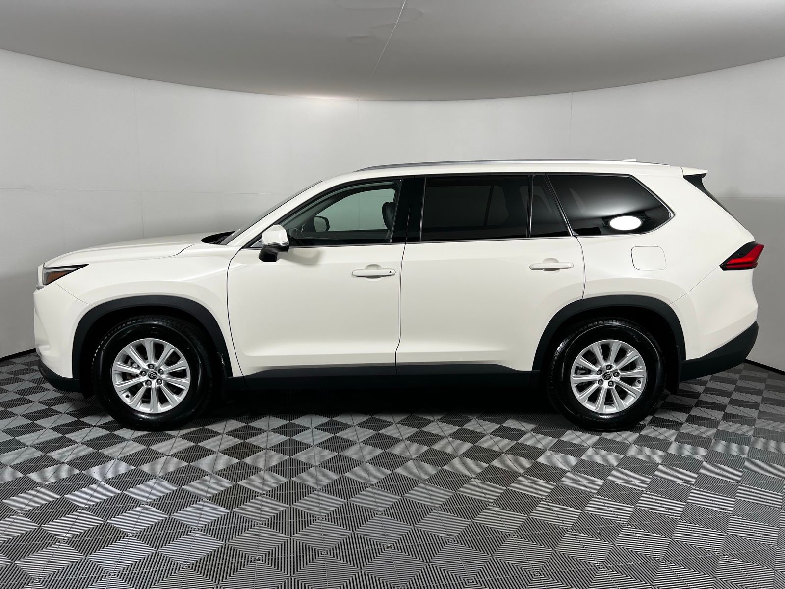 Thumbnail: 2024 Toyota Grand Highlander - 8