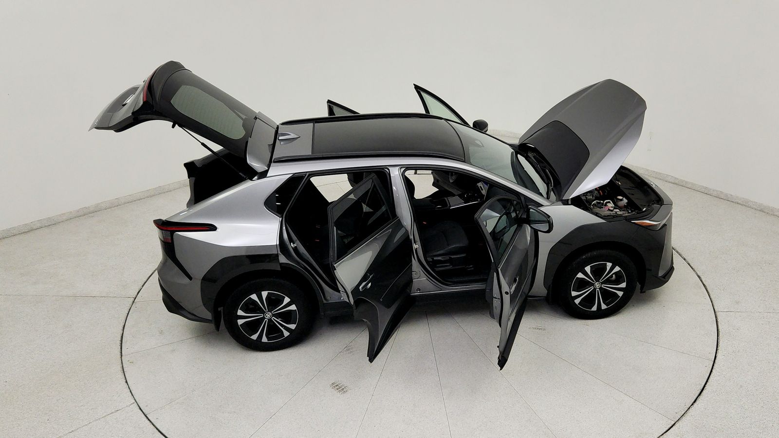 Used 2023  Toyota XLE image 24