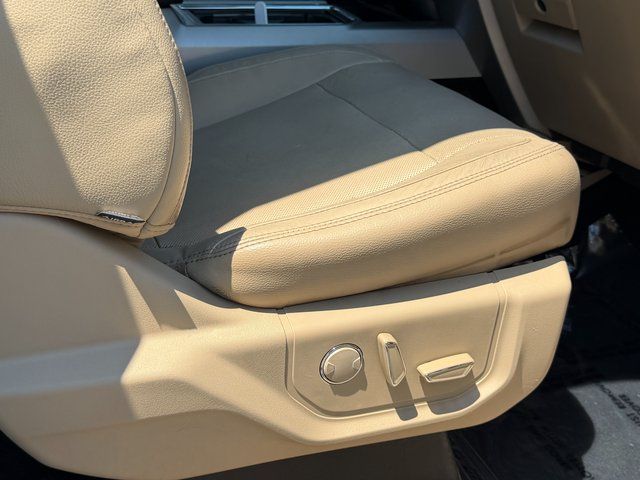 Used 2015 White Platinum Clearcoat Metallic Ford Lariat image 37