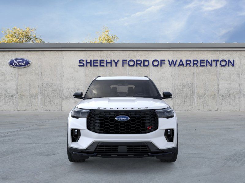 New 2026 Star White Metallic Tri-Coat Ford ST image 2
