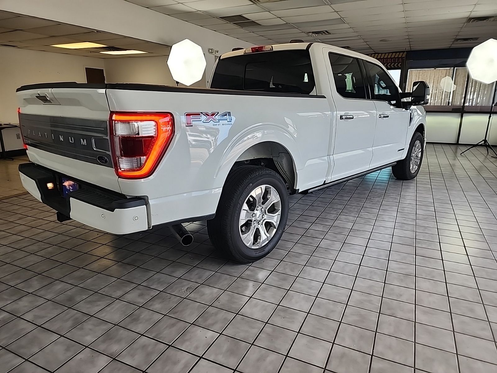 Certified Used 2022 White Metallic Ford Platinum image 11