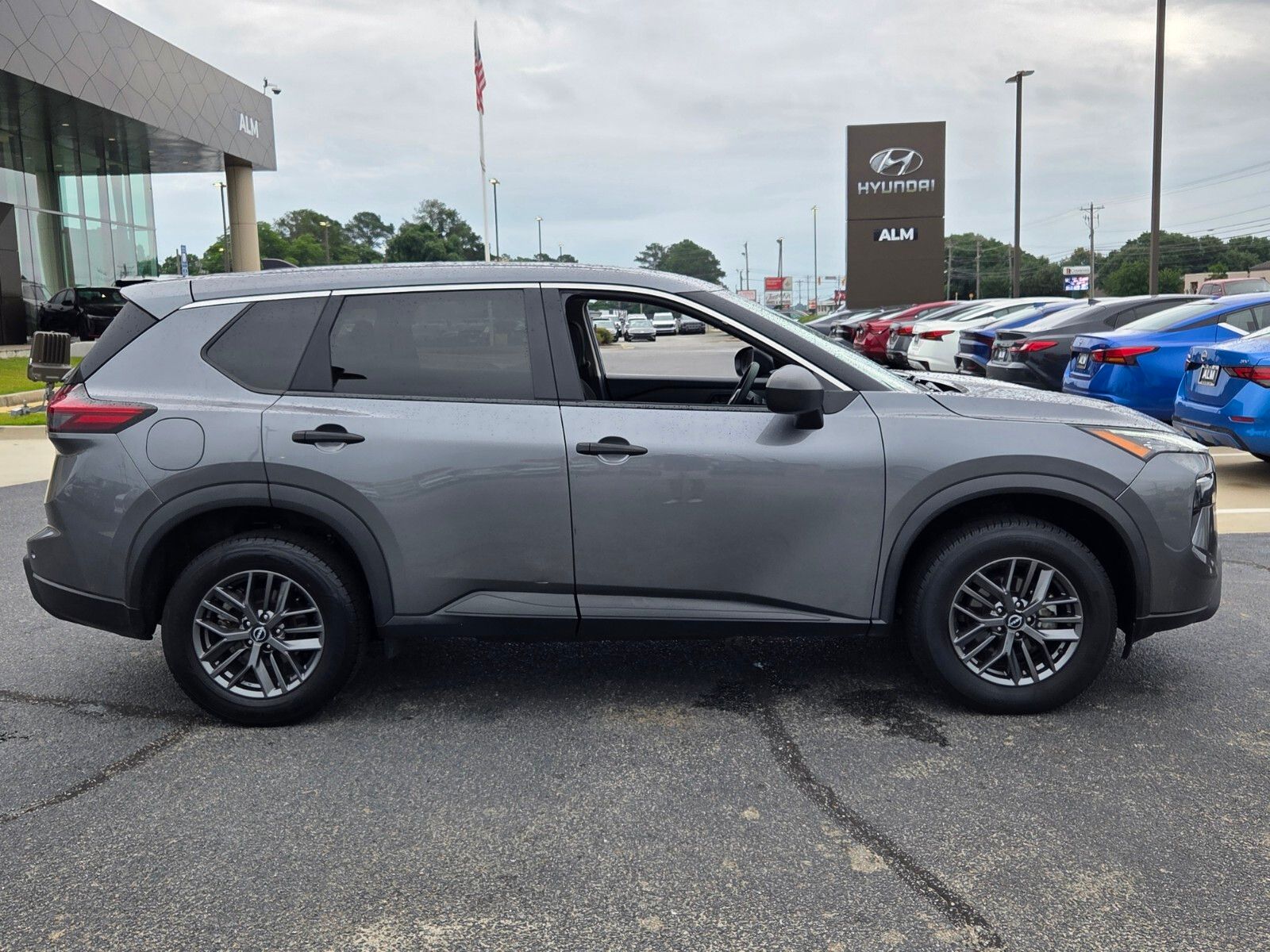 Used 2024 Gray Nissan S image 13