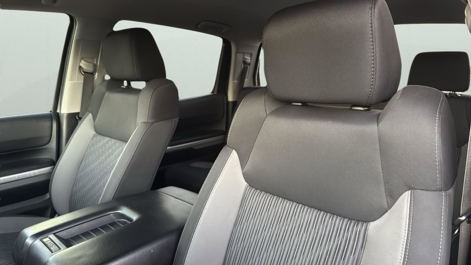 Used Car 2017 Toyota Tundra  Sr5 For Sale Under $30,000 In Austin, Texas