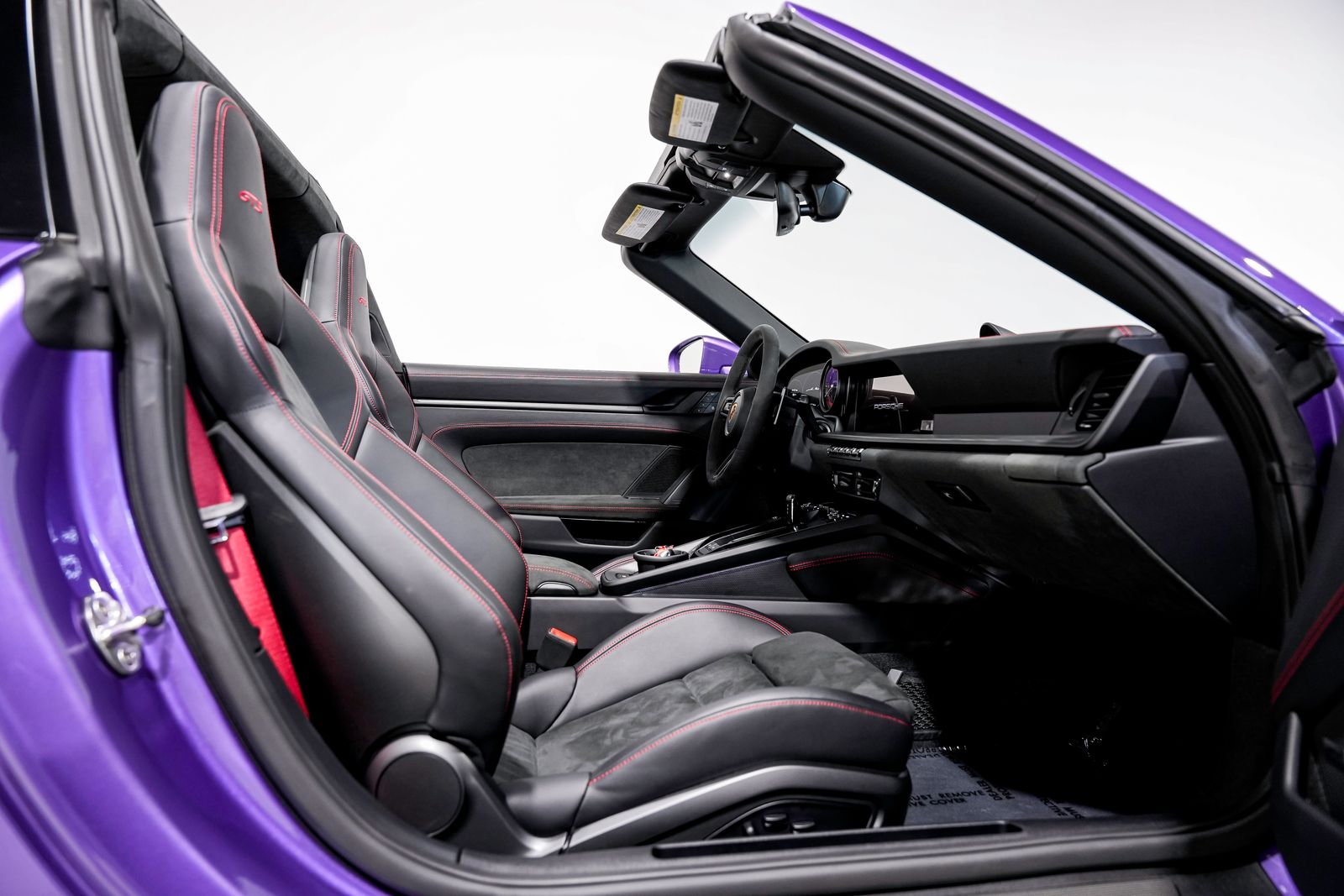 2024 Porsche 911 Targa 4 GTS — photo 30
