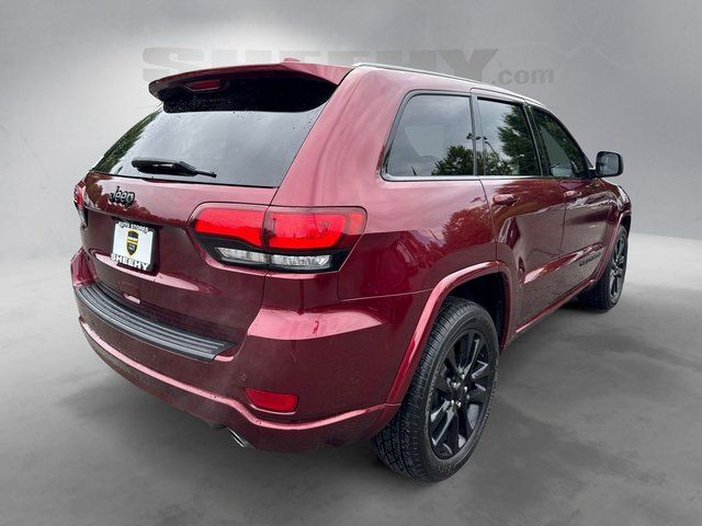 Used 2019 Velvet Red Pearlcoat Jeep Altitude image 11