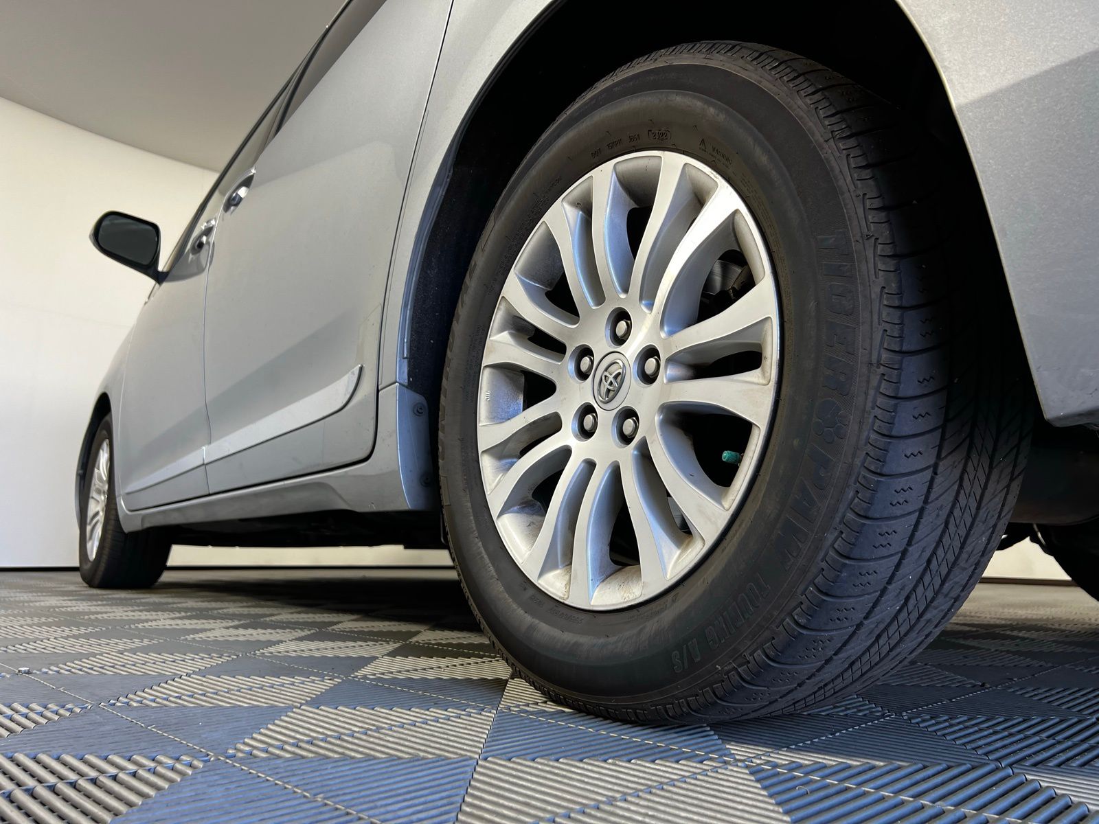 Thumbnail: 2014 Toyota Sienna - 12