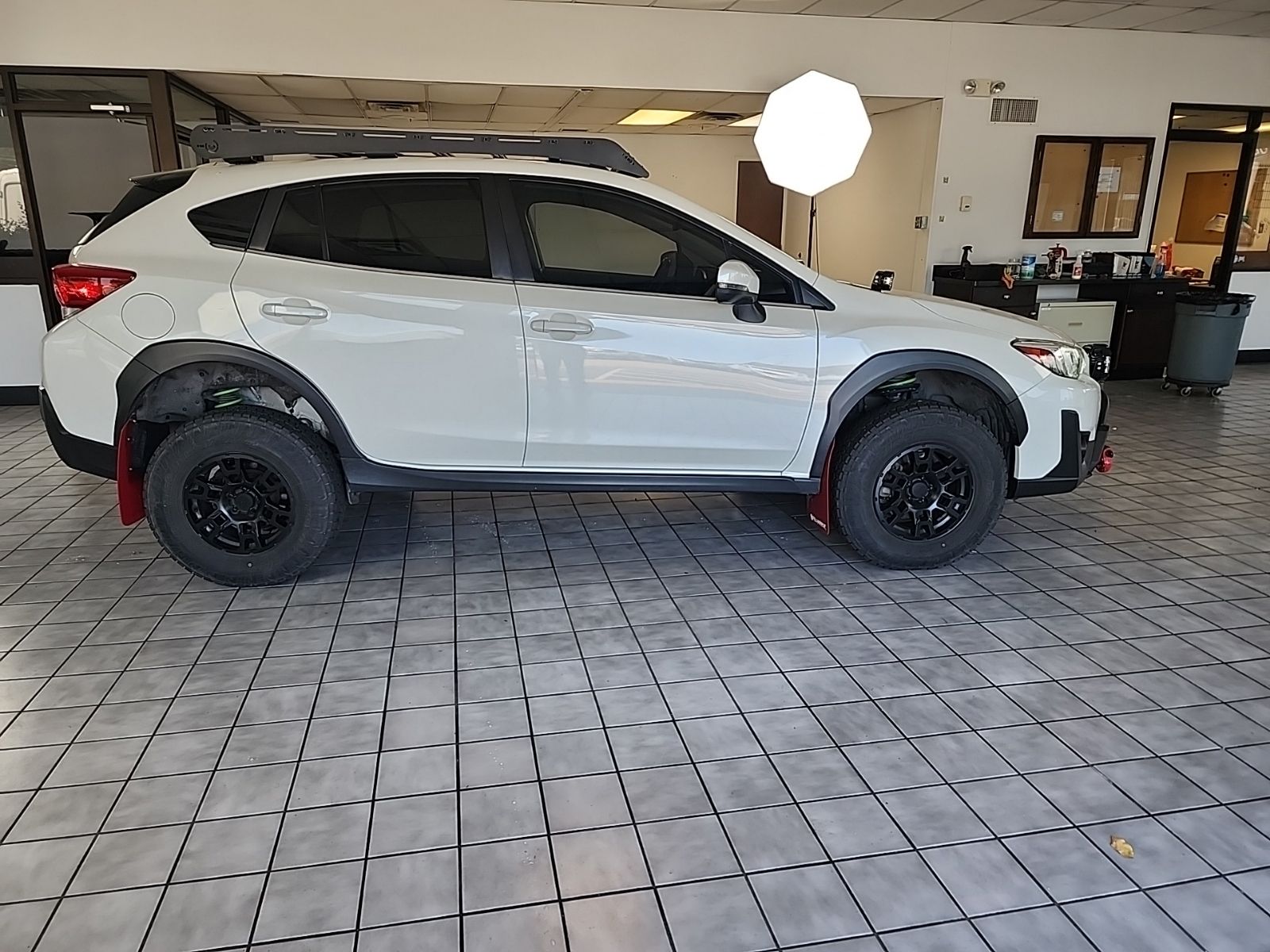 Used 2023 Crystal White Pearl Subaru Limited image 8