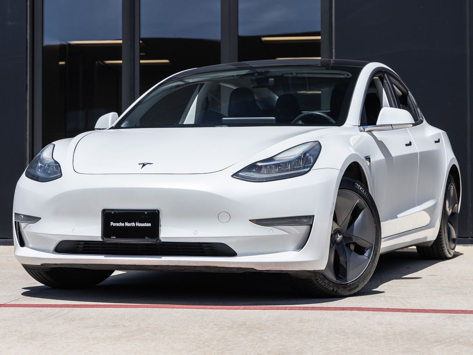 Pearl White Multi-Coat 2018 Tesla Model 3 Long Range RWD Sedan Rear-Wheel Drive 1-Speed Automatic