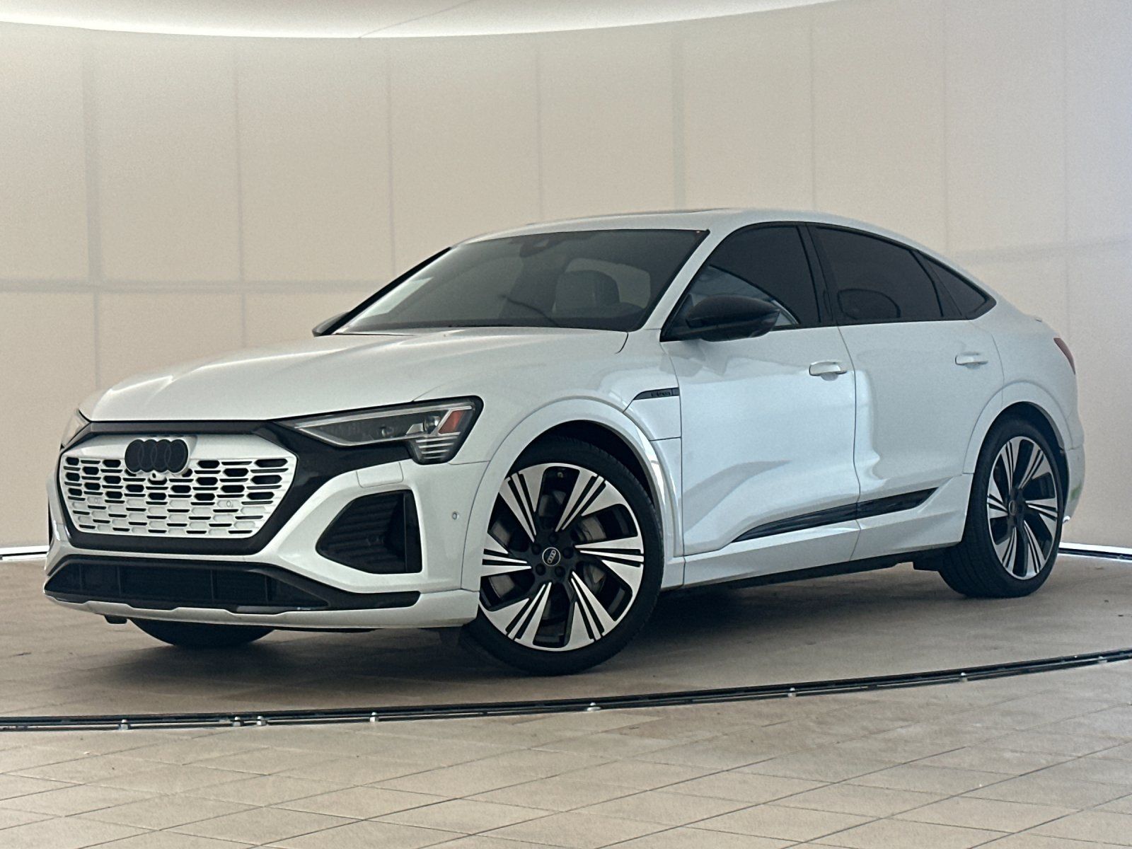  2024 Audi Q8 e-tron Sportback quattro Prestige S line AWD   