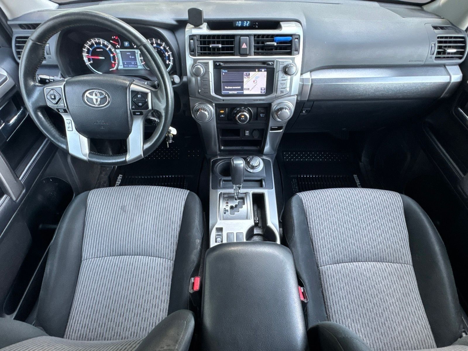 Used 2018 Super White Toyota SR5 image 3