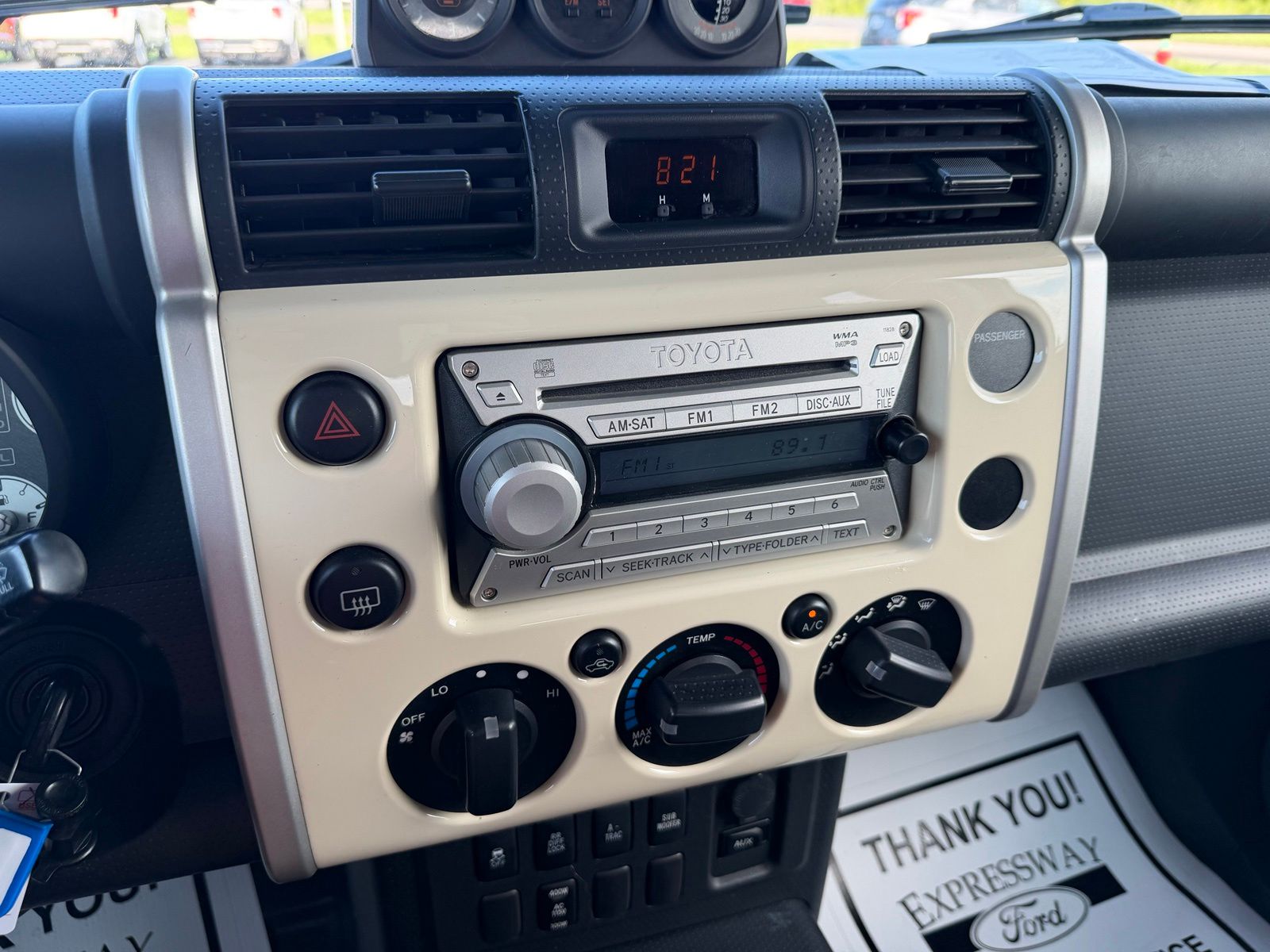 2010 Toyota FJ Cruiser image 21