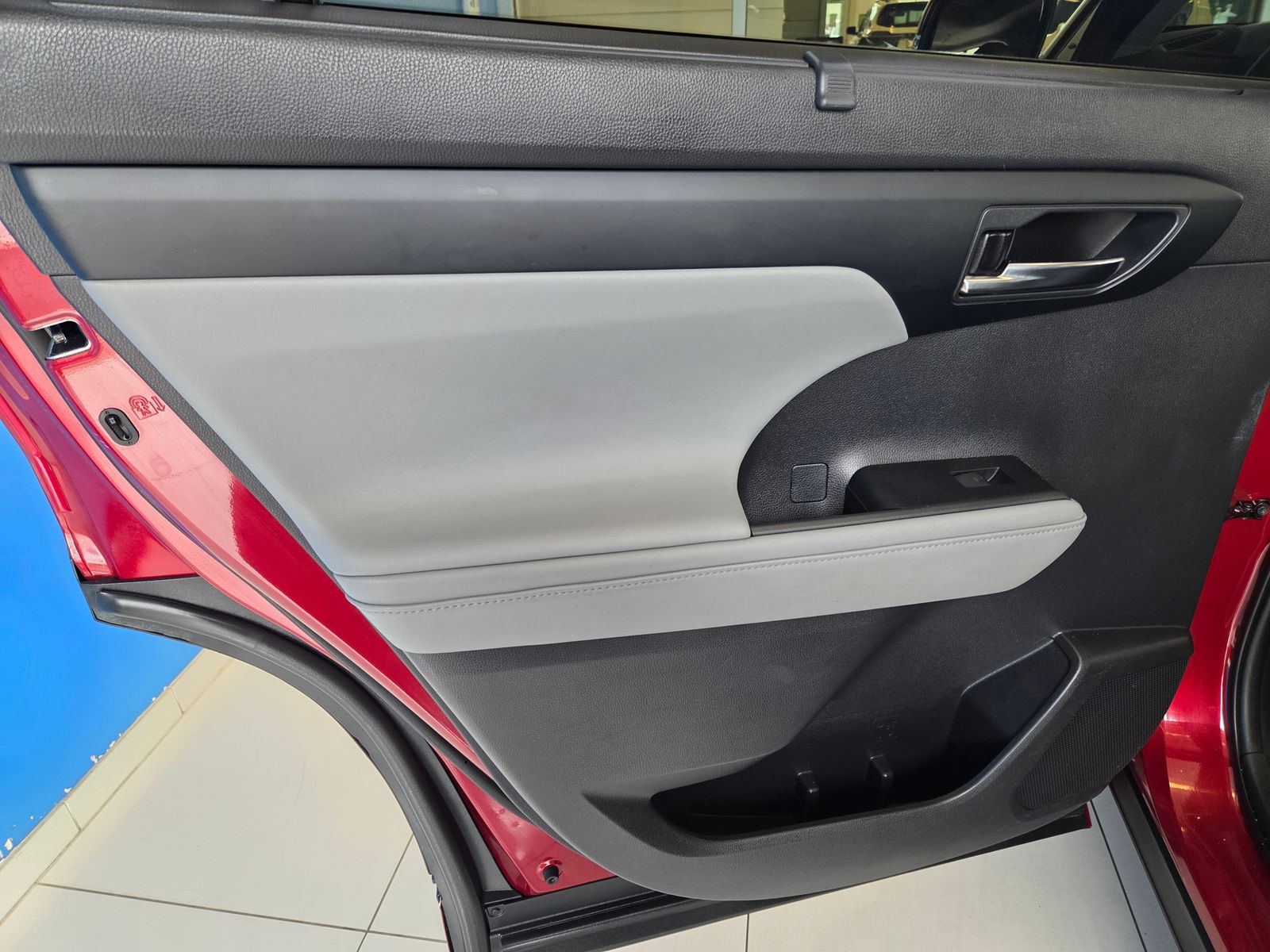 Used 2020 Red Toyota XLE image 16