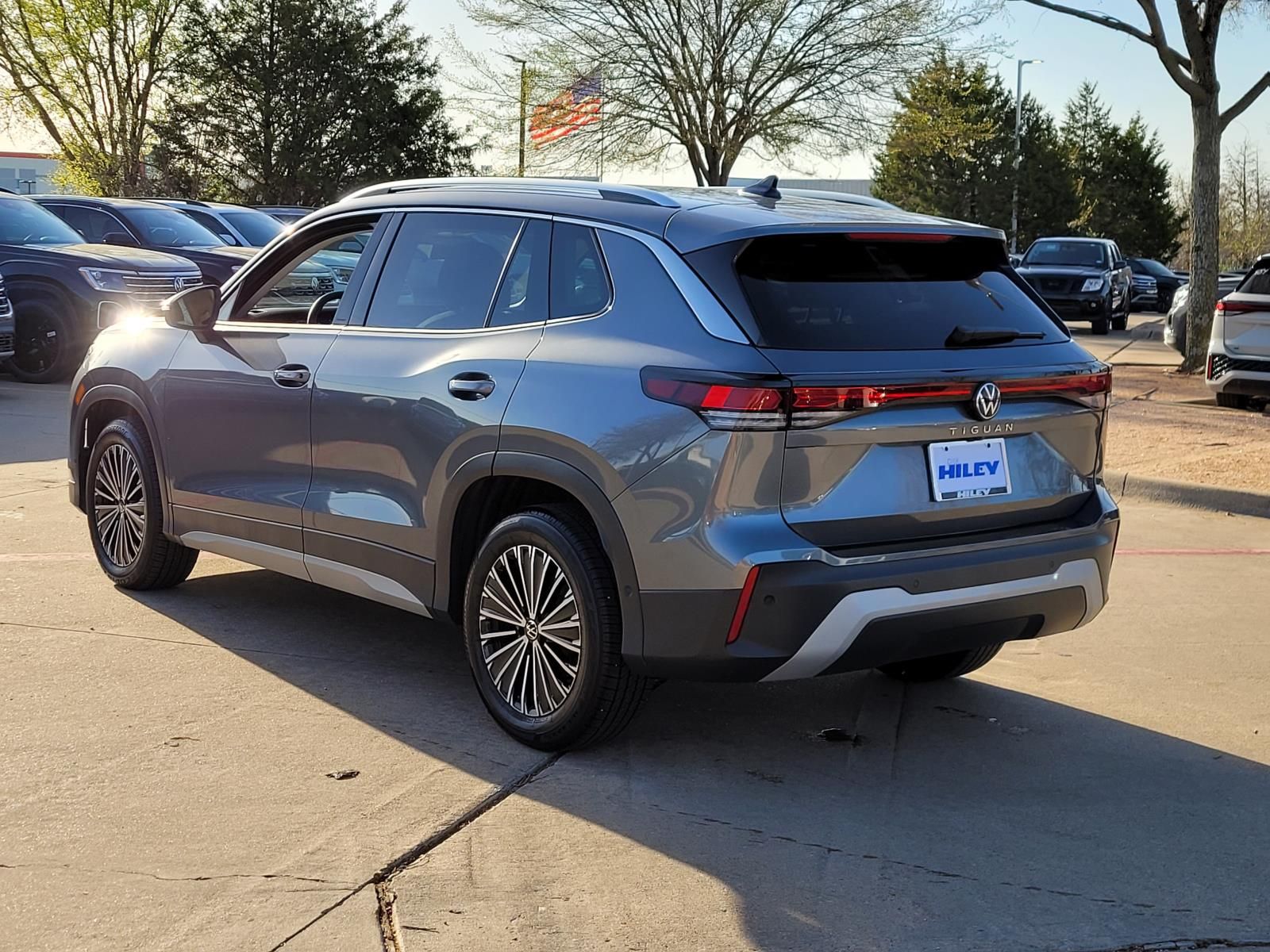 used 2025 Volkswagen Tiguan car, priced at $25,900