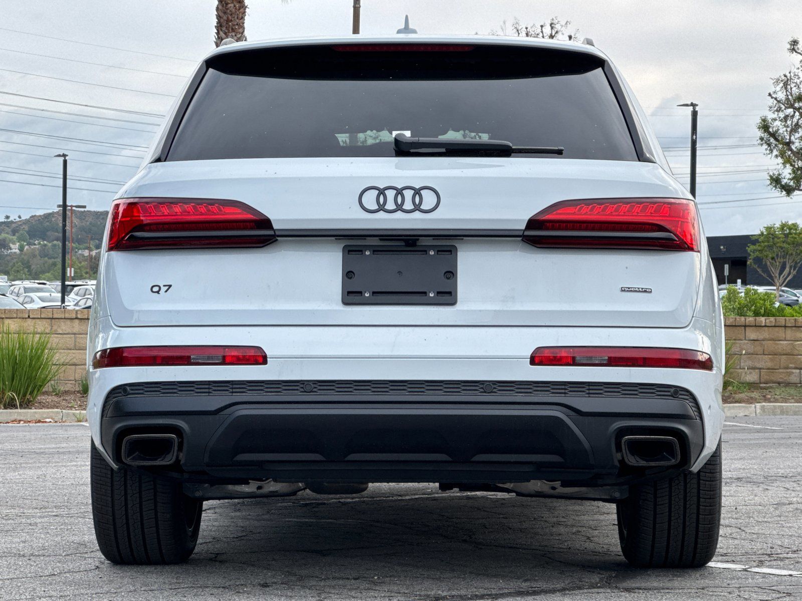 View vehicle photo 5