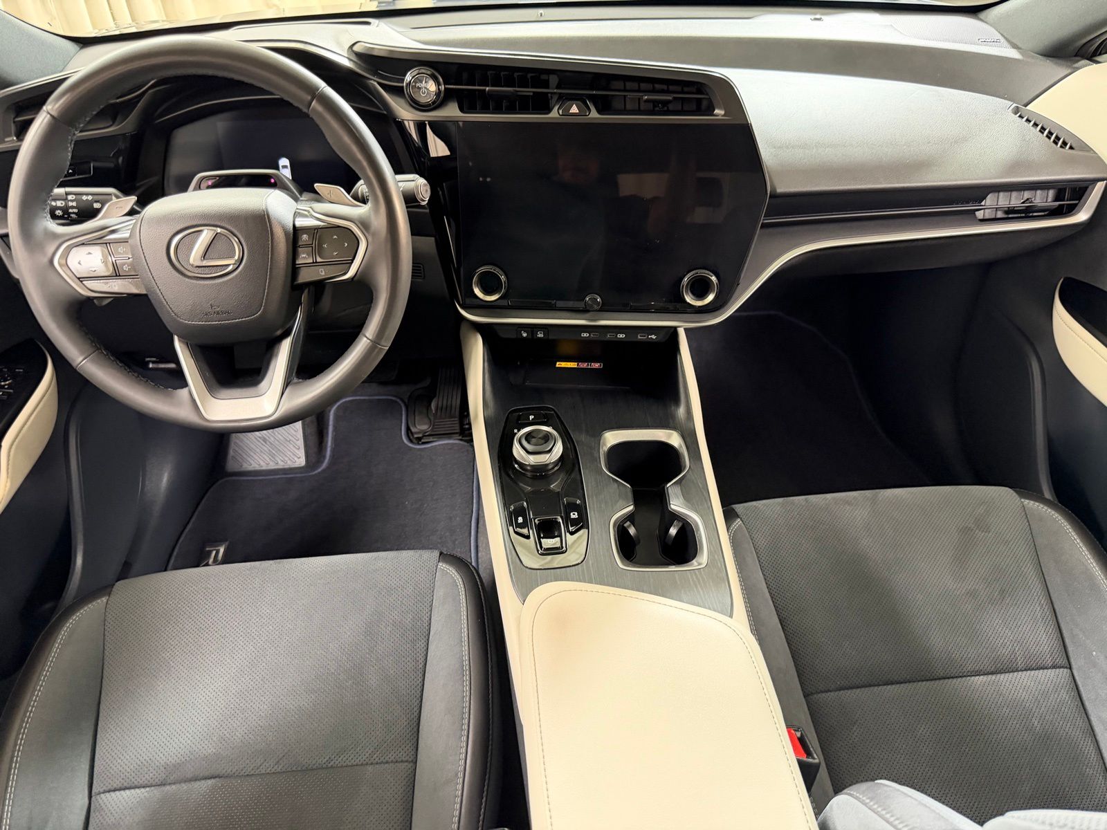 Used 2023 Gray Lexus 450e Luxury image 34