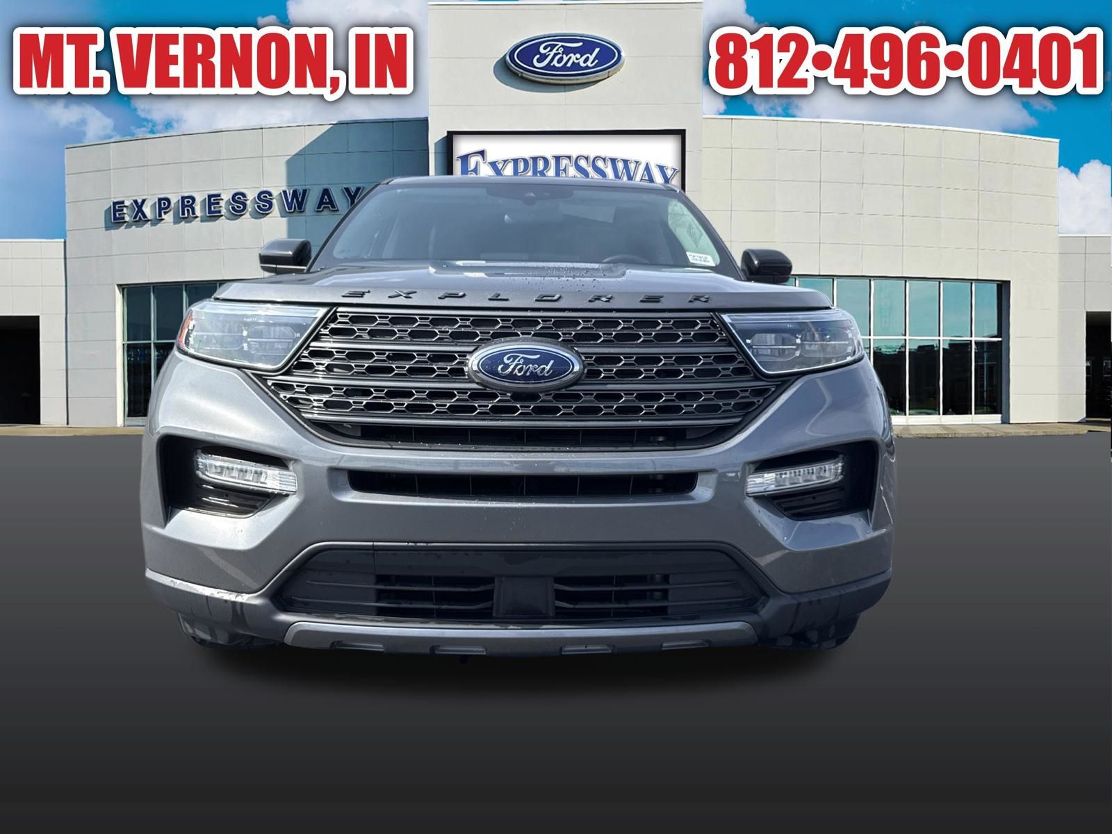 2023 Ford Explorer image 2
