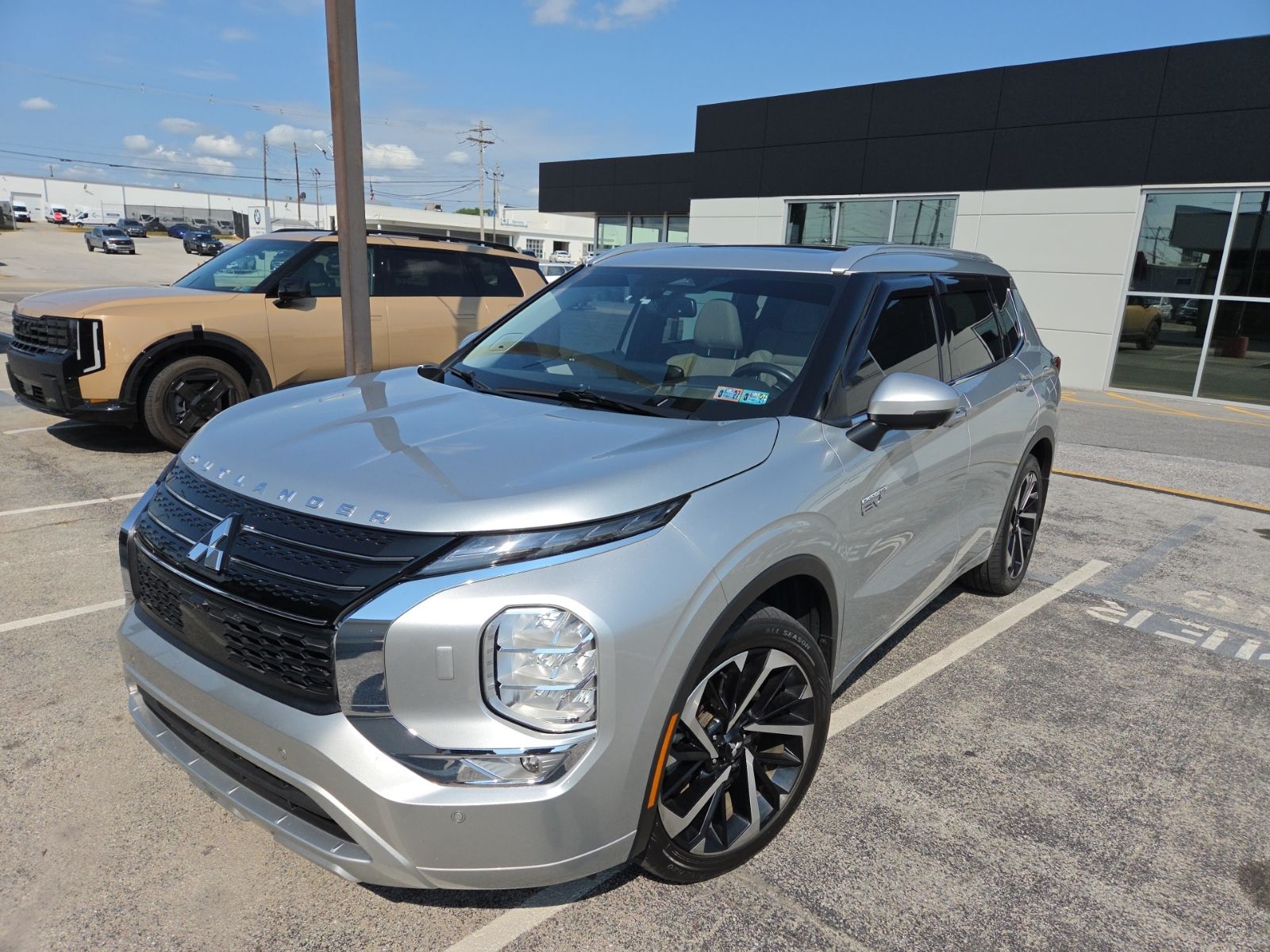 2023 Mitsubishi Outlander PHEV SEL