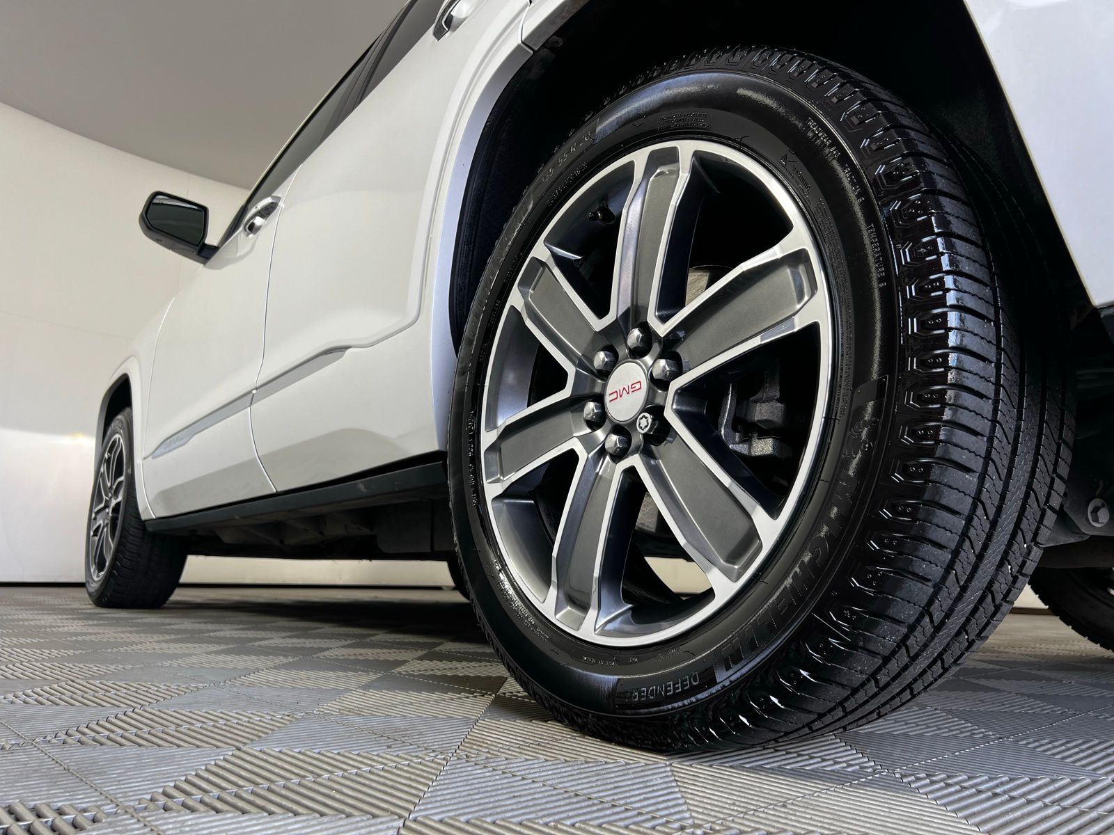 2019 GMC Acadia Denali 30