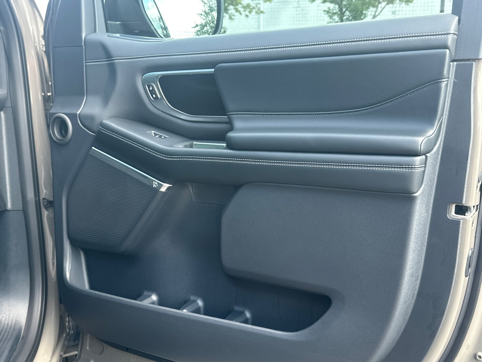 New 2026 Marsh Gray Ford MAX Platinum® image 15