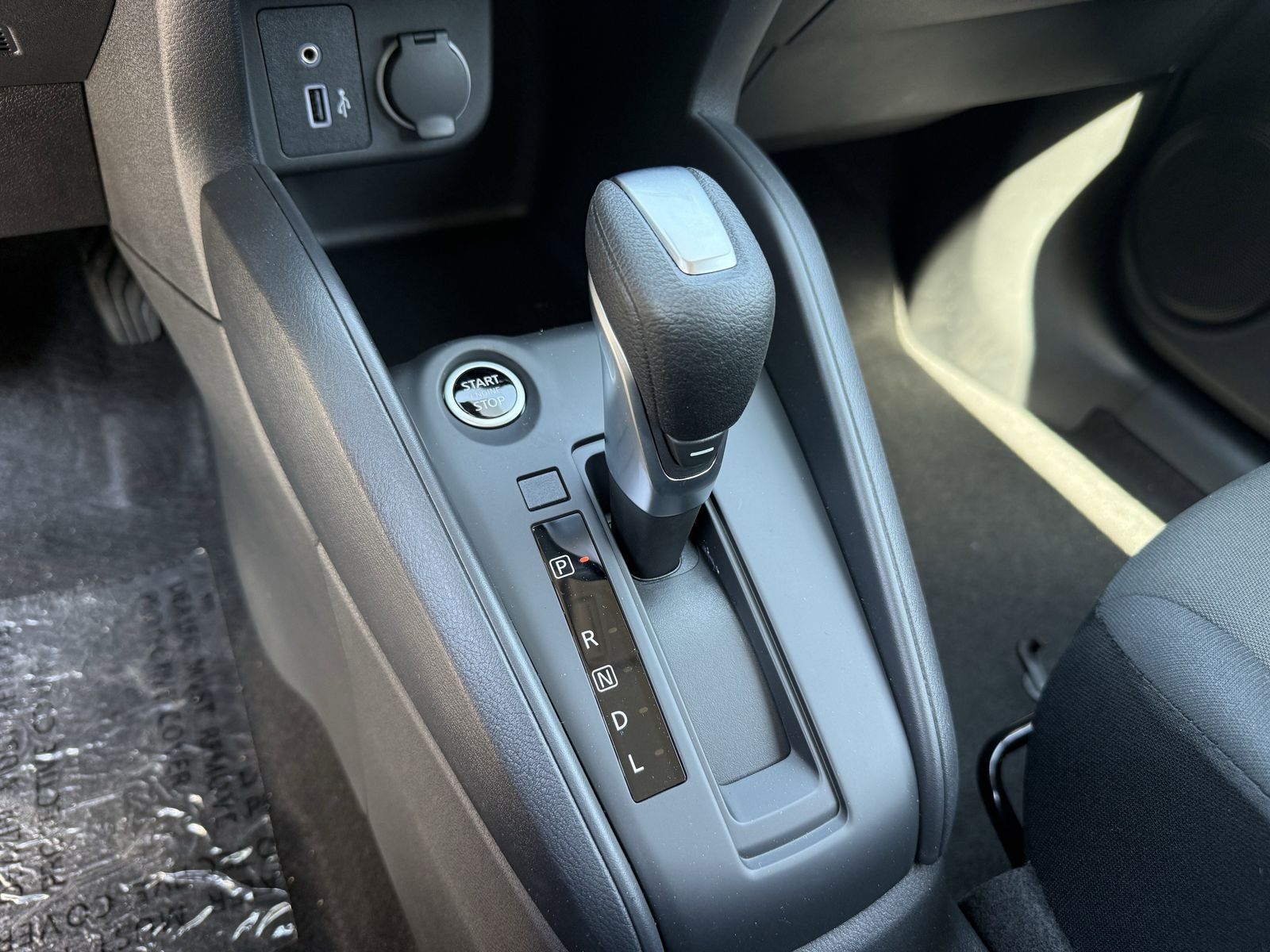 2025 Nissan Kicks Play S photo 8