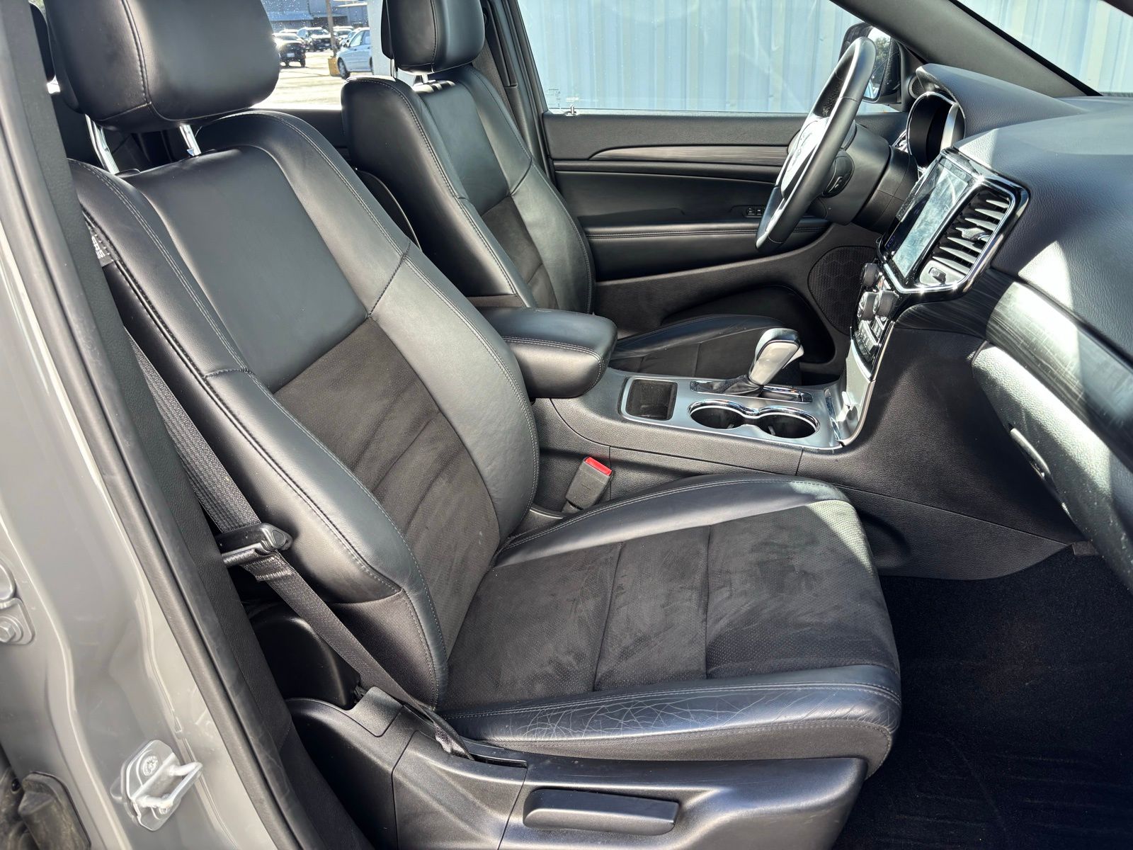 Used Car 2019 Jeep Grand Cherokee  Altitude For Sale Under $20,000 In Austin, Texas