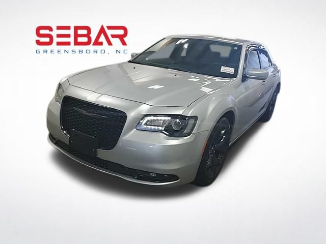 Silver Mist Clearcoat 2022 Chrysler 300 Sedan Rear-Wheel Drive 8-Speed Automatic