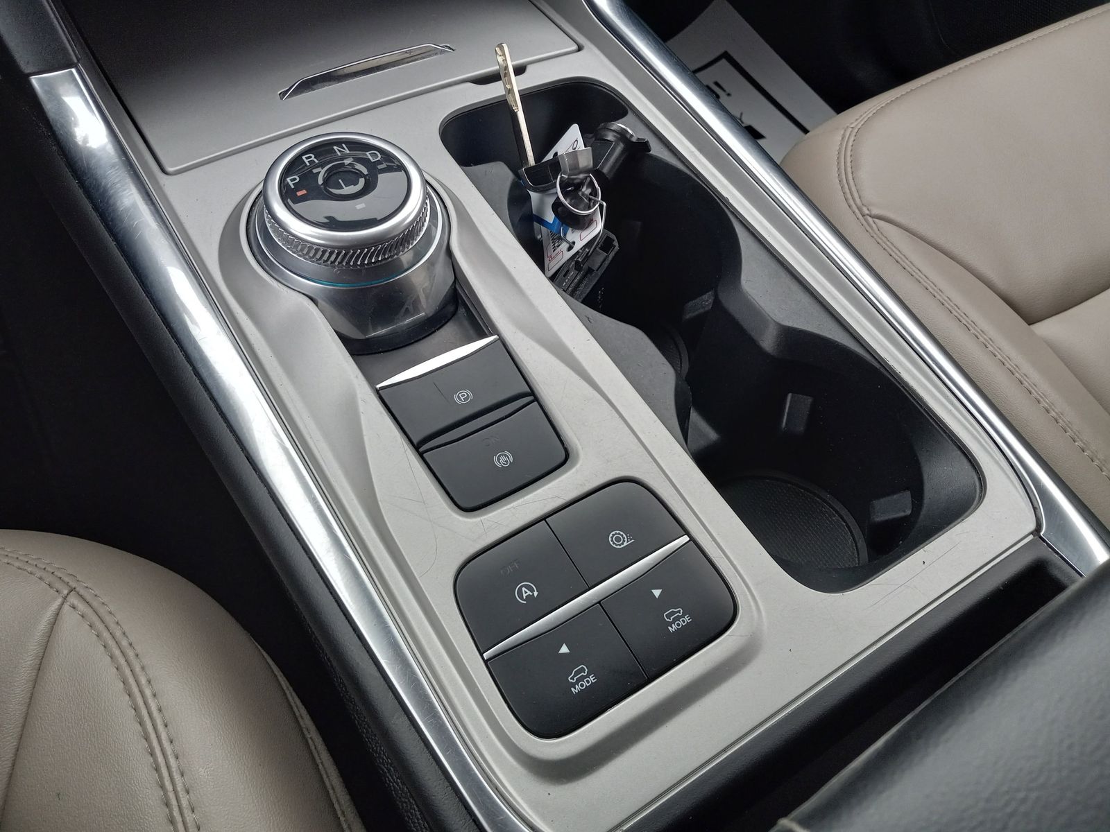 2024 Ford Explorer image 24