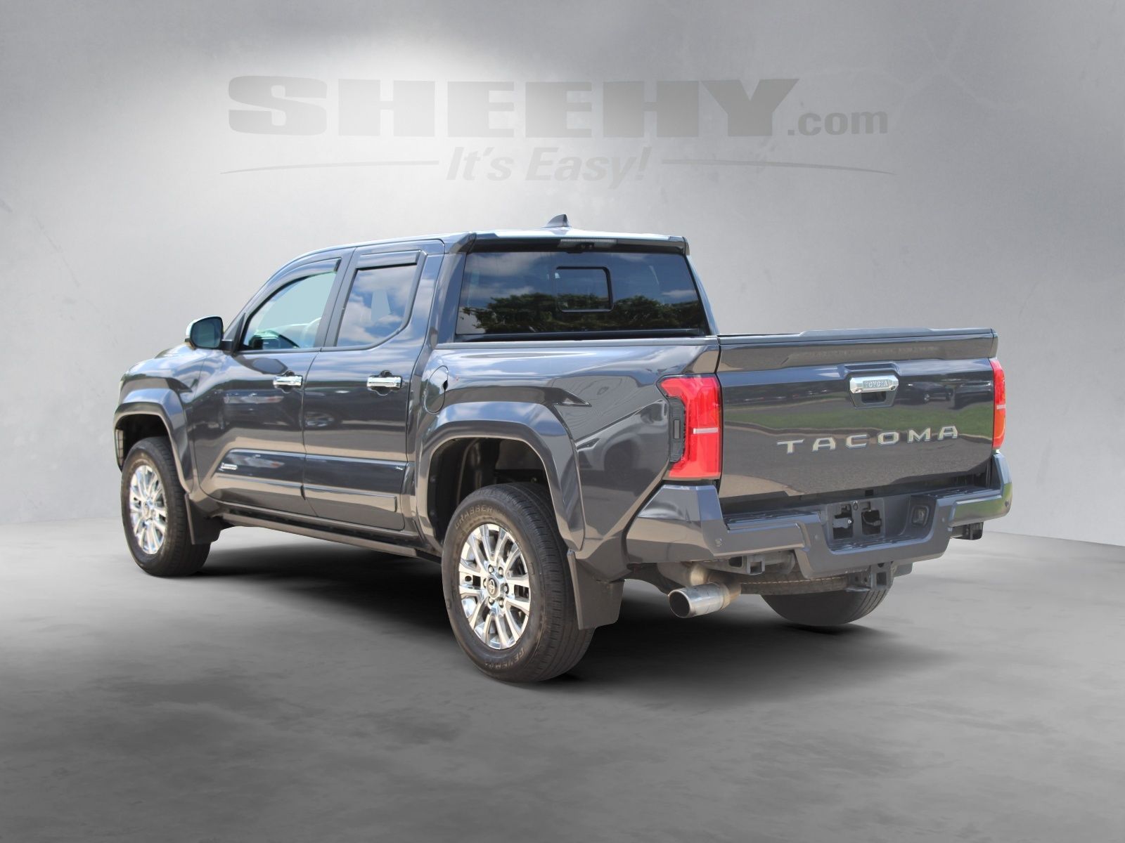 Used 2024  Toyota Limited image 14