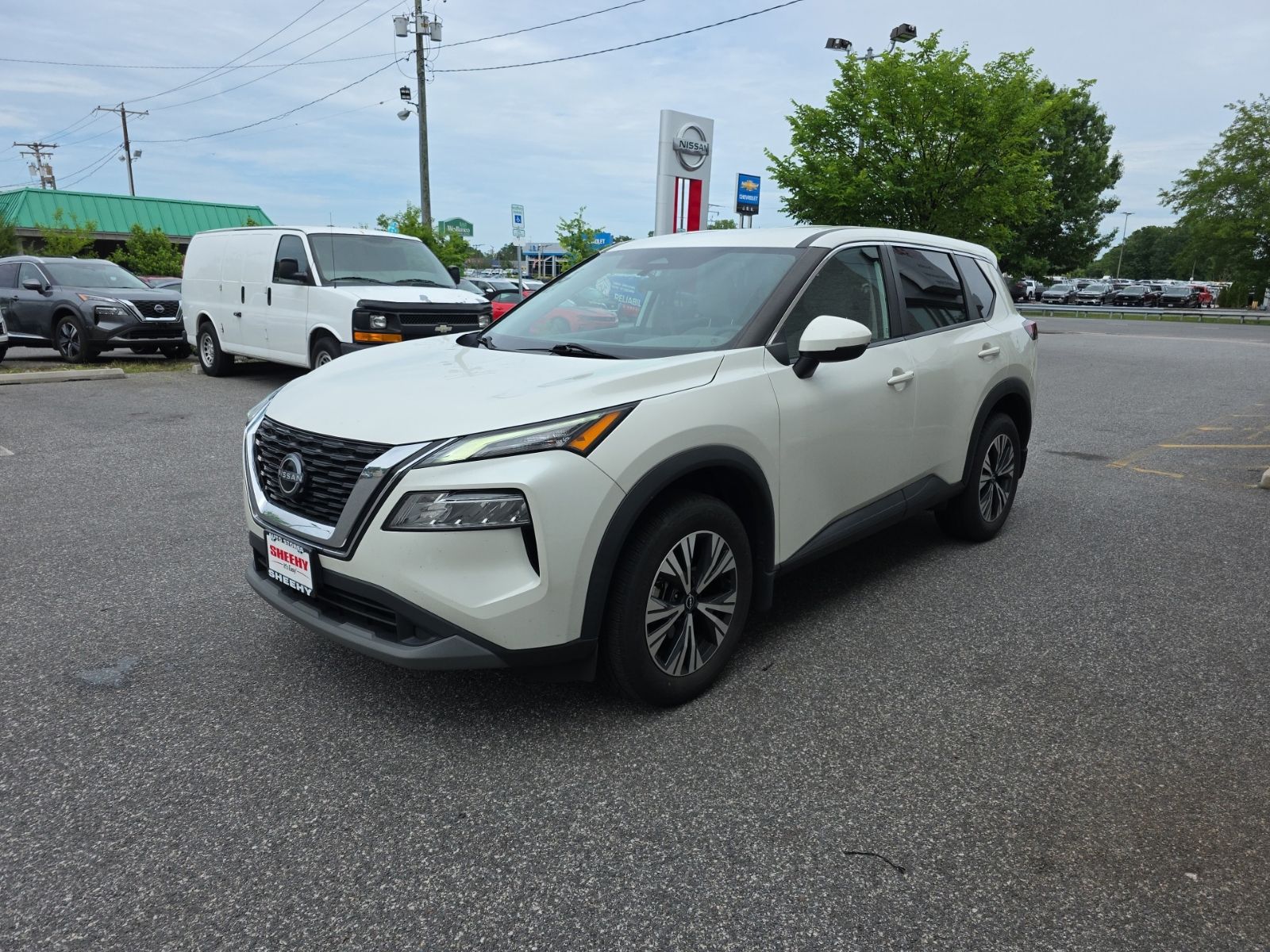 View vehicle photo 4