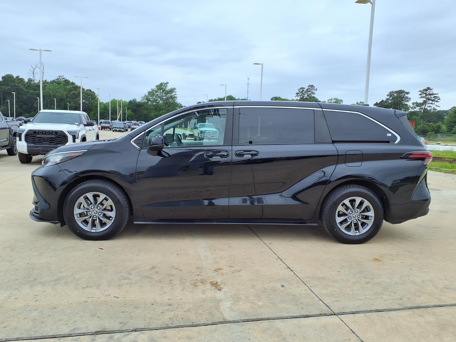 2022 Toyota Sienna LE Black at Joe Myers Mazda Kia