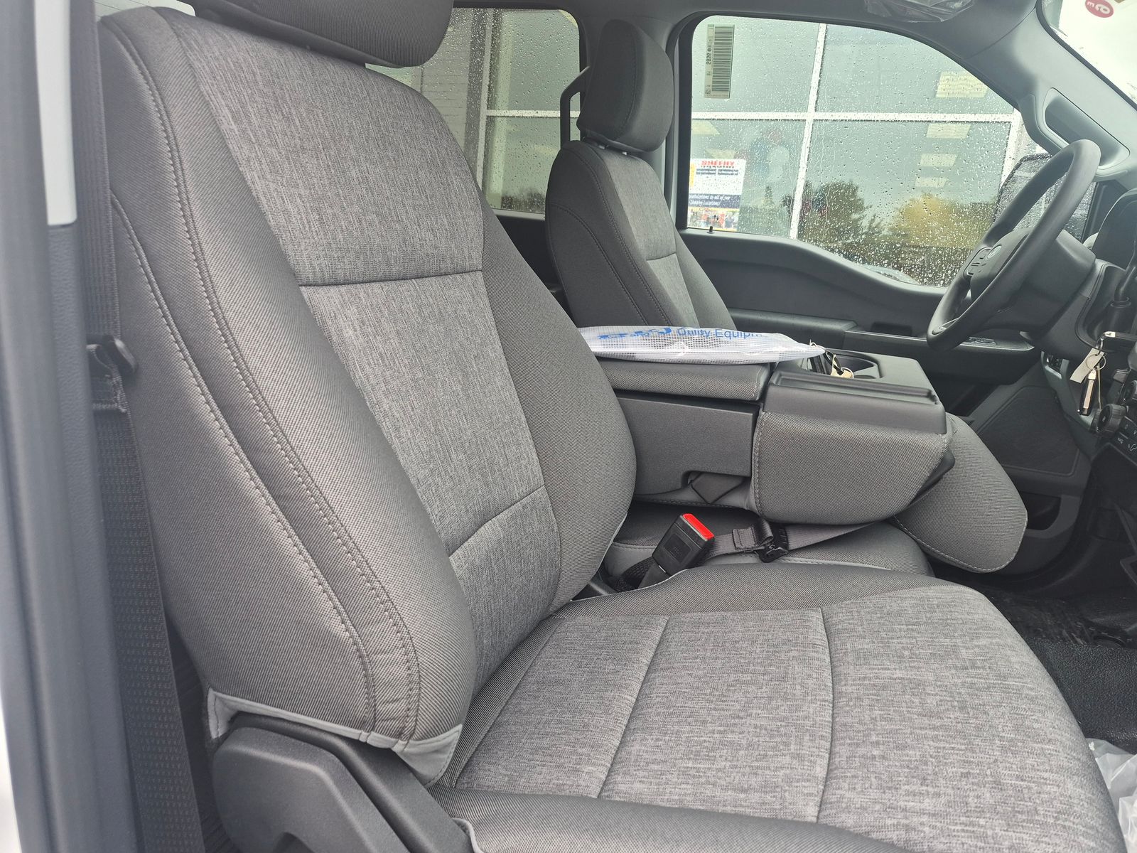 New 2026 Oxford White Ford XL SERVICE BODY image 5