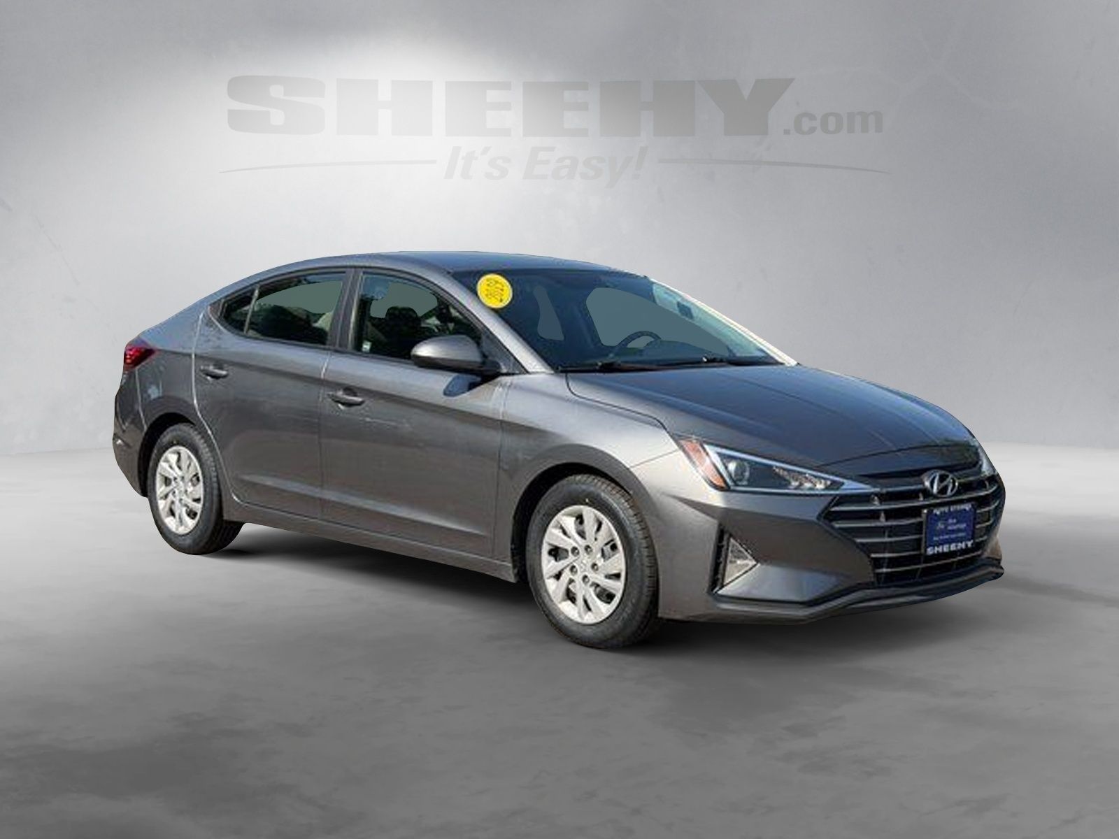 Used 2019 Machine Gray Hyundai SE image 2