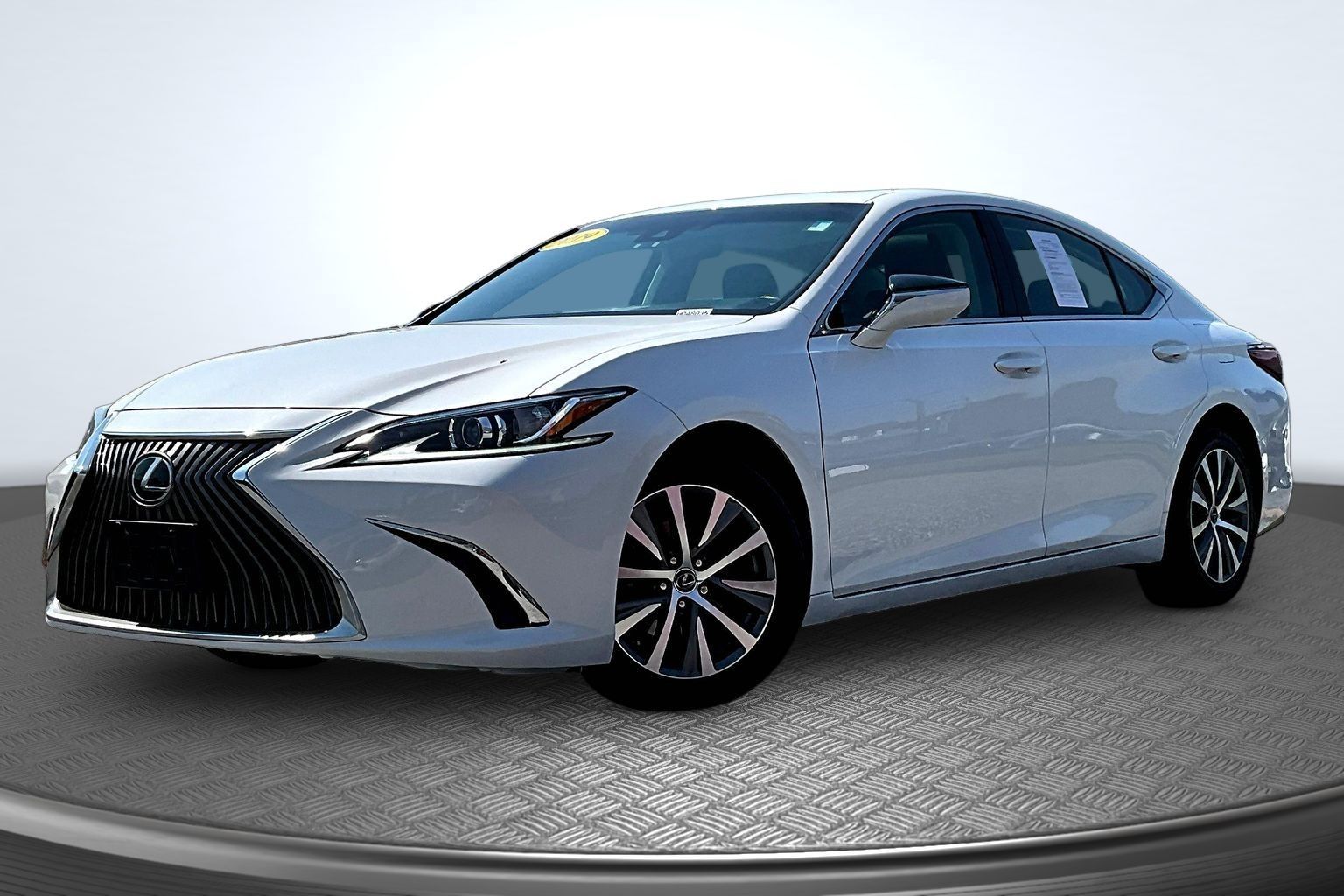White Pearl 2019 Lexus ES Sedan Front-Wheel Drive 8-Speed Automatic
