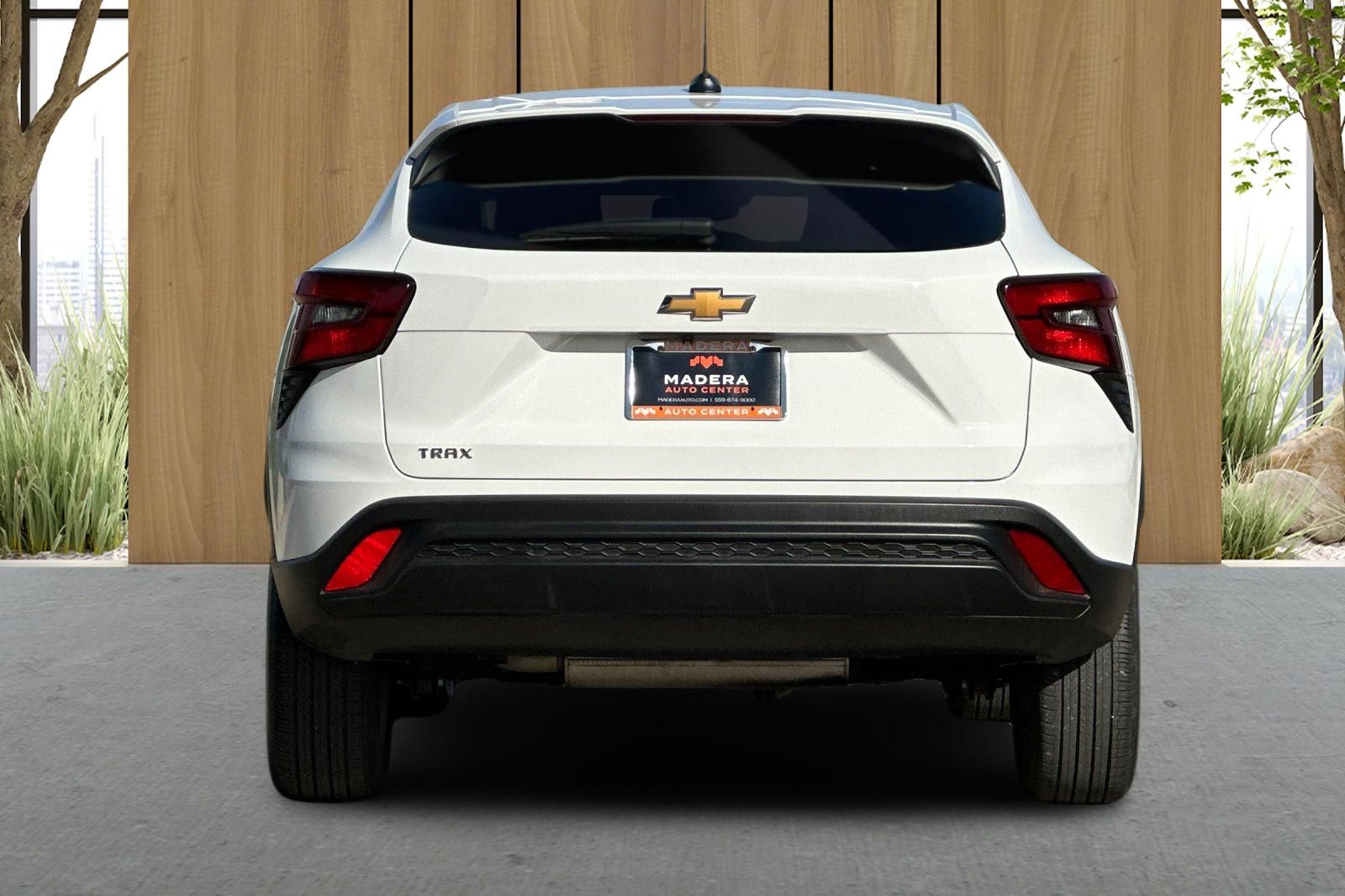 View vehicle photo 5