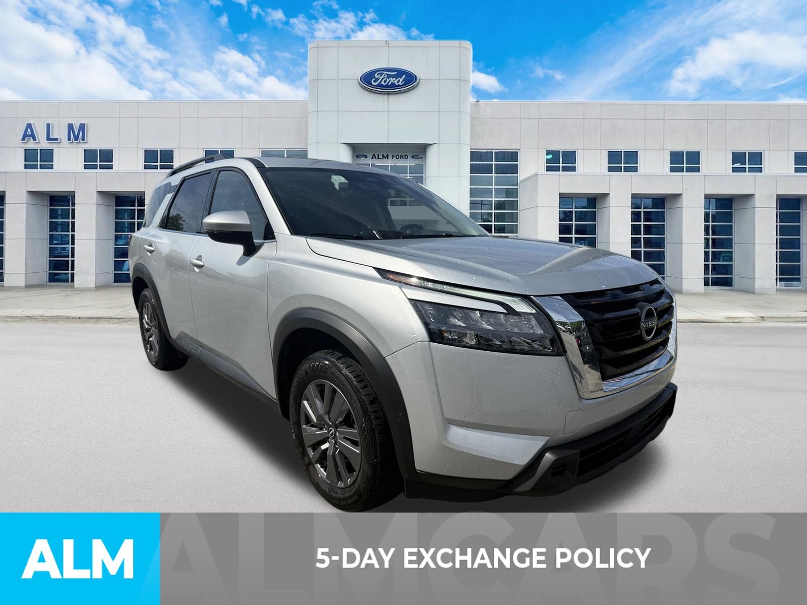 Used 2025 Silver Nissan SV image 3