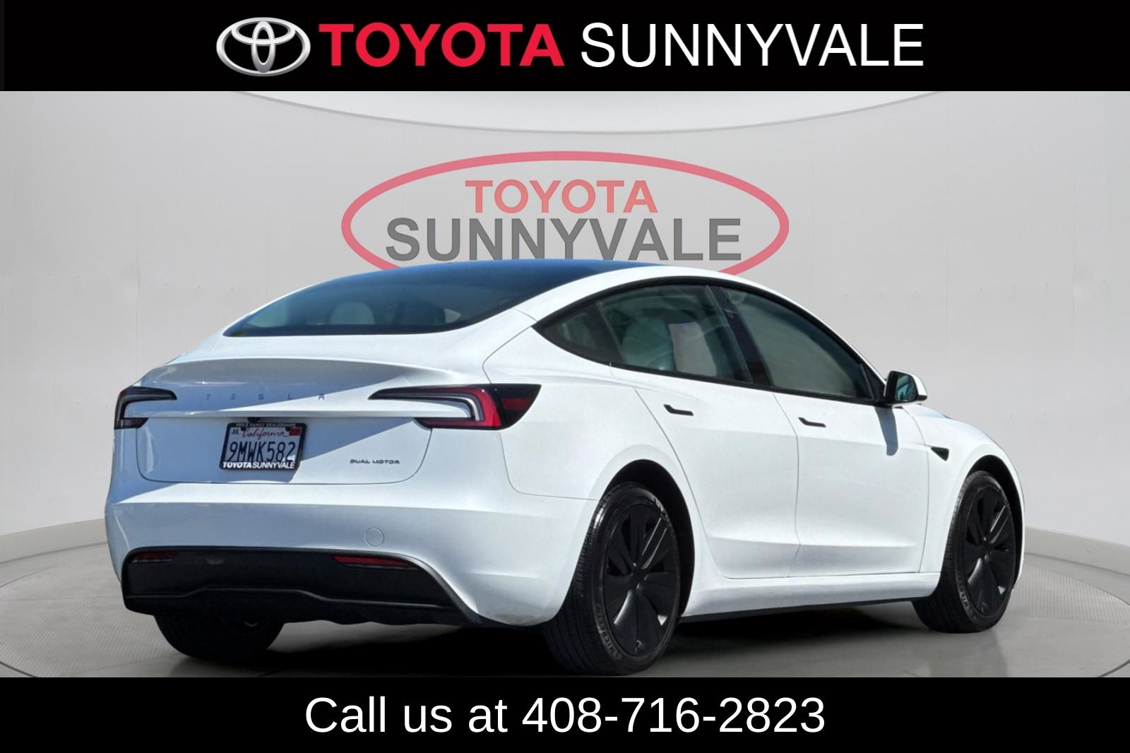 View vehicle photo 3