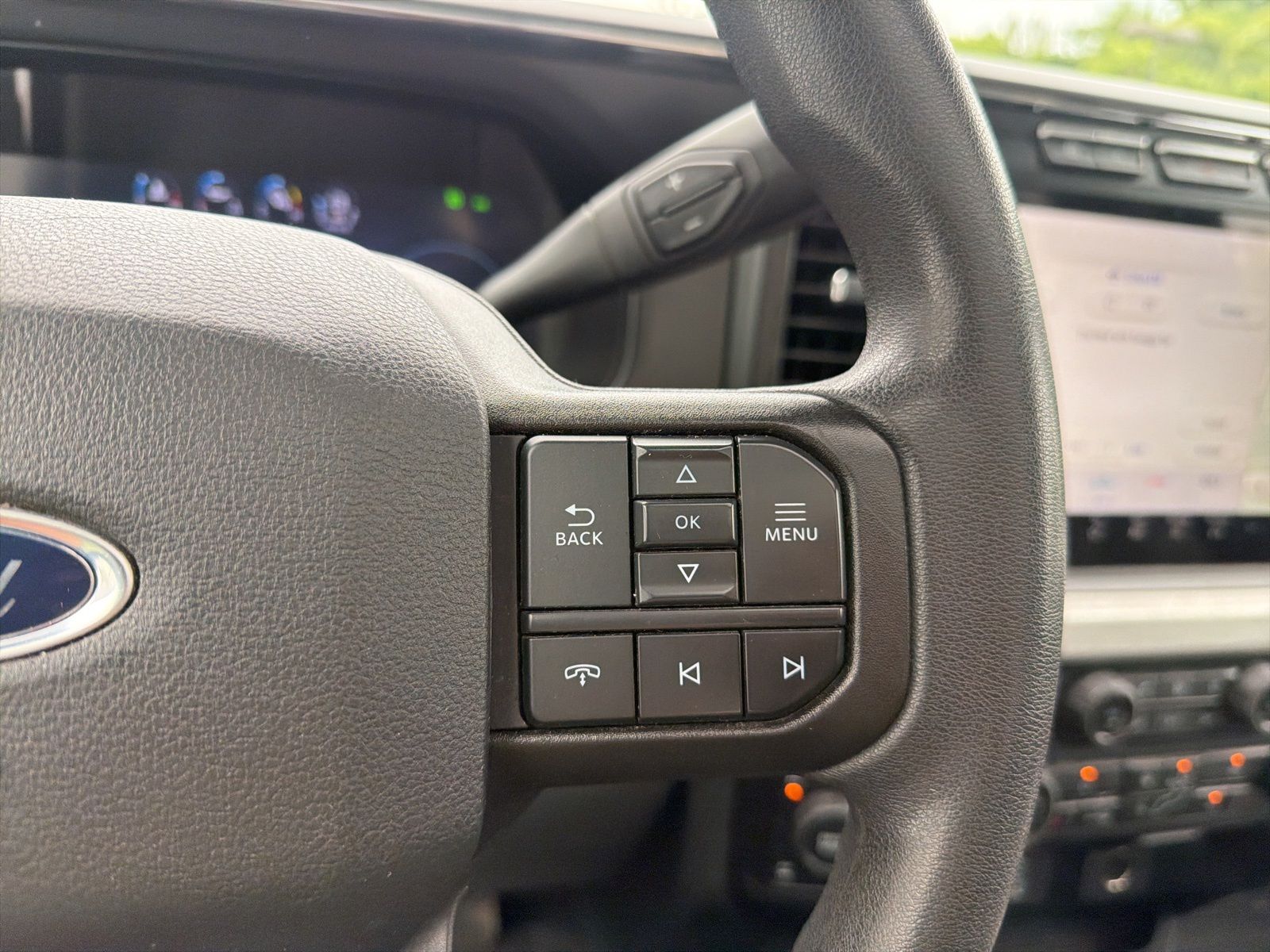 Used 2023 Black Ford XLT image 28