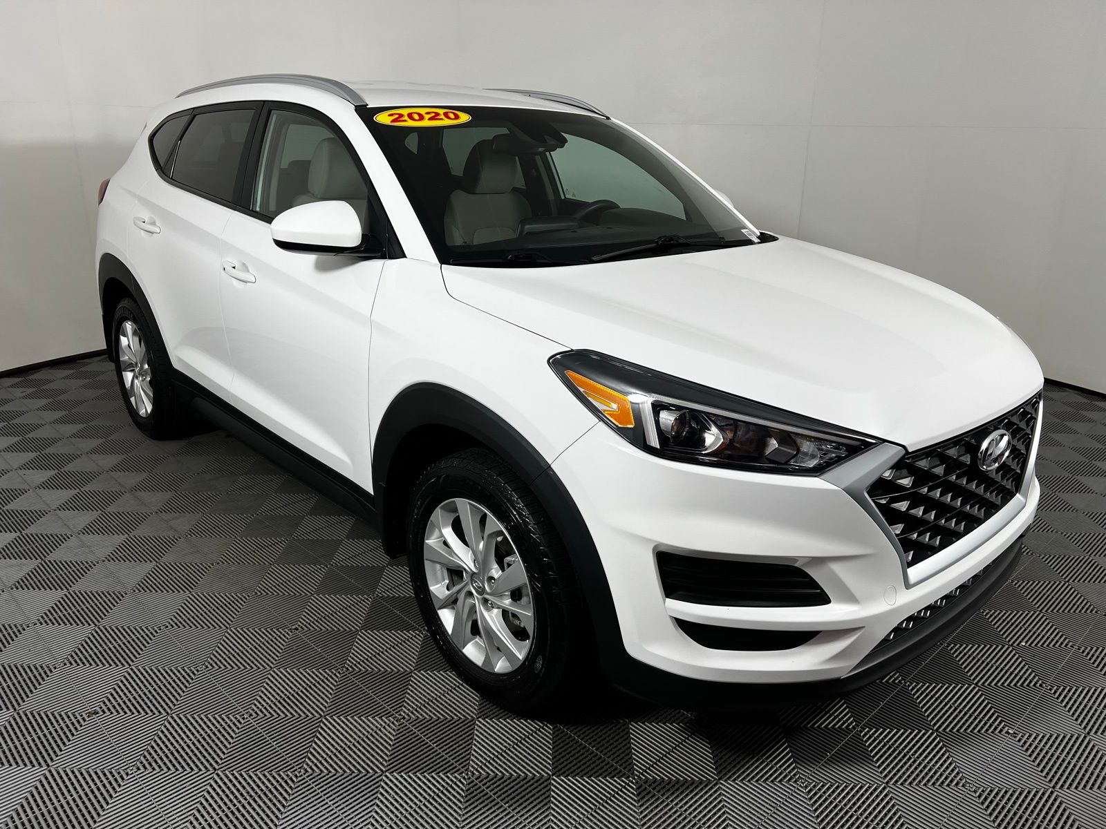 Thumbnail: 2020 Hyundai Tucson - 3