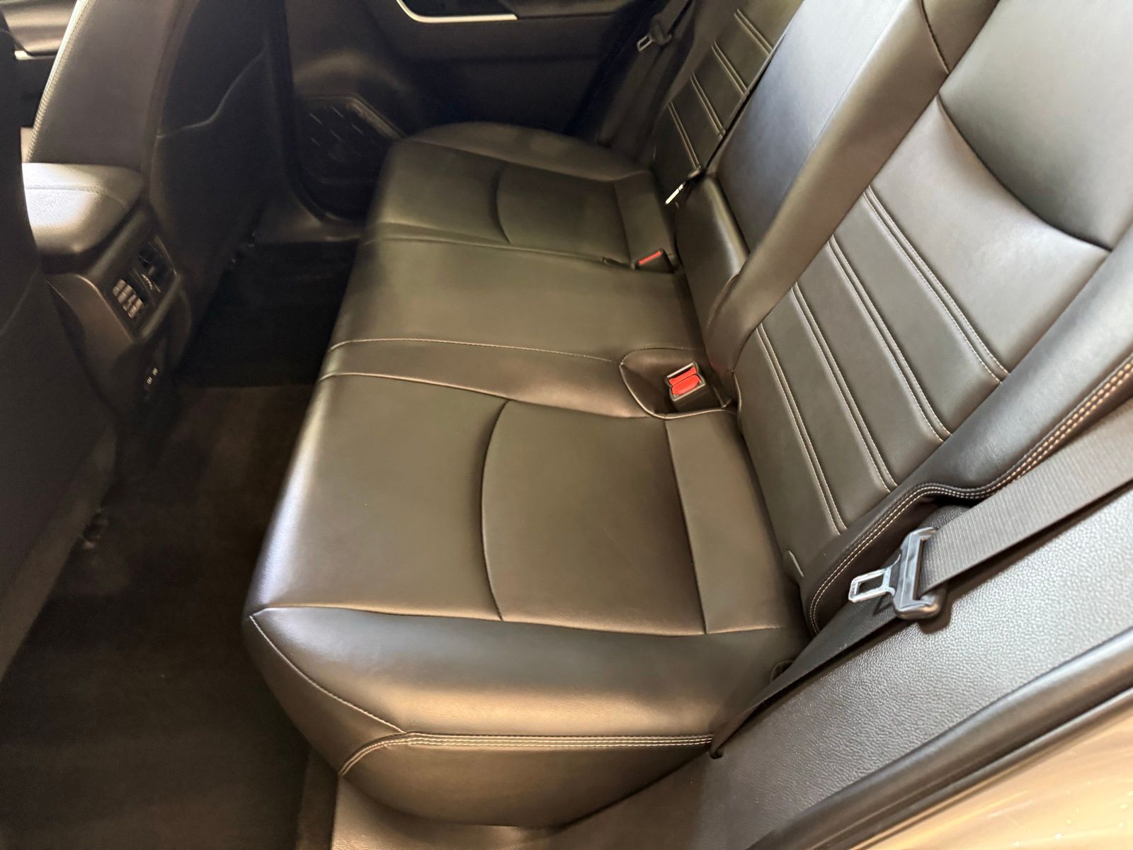 Used 2023 Silver Toyota XLE Premium image 6