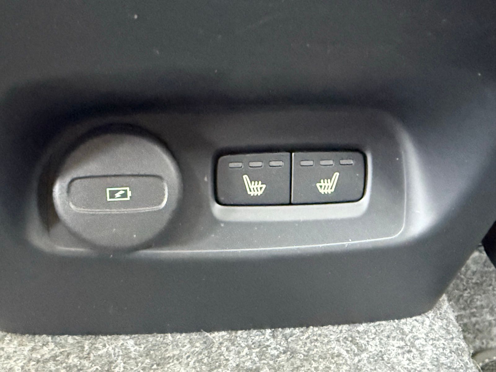 Used 2026 Blue Volvo B5 Core image 23