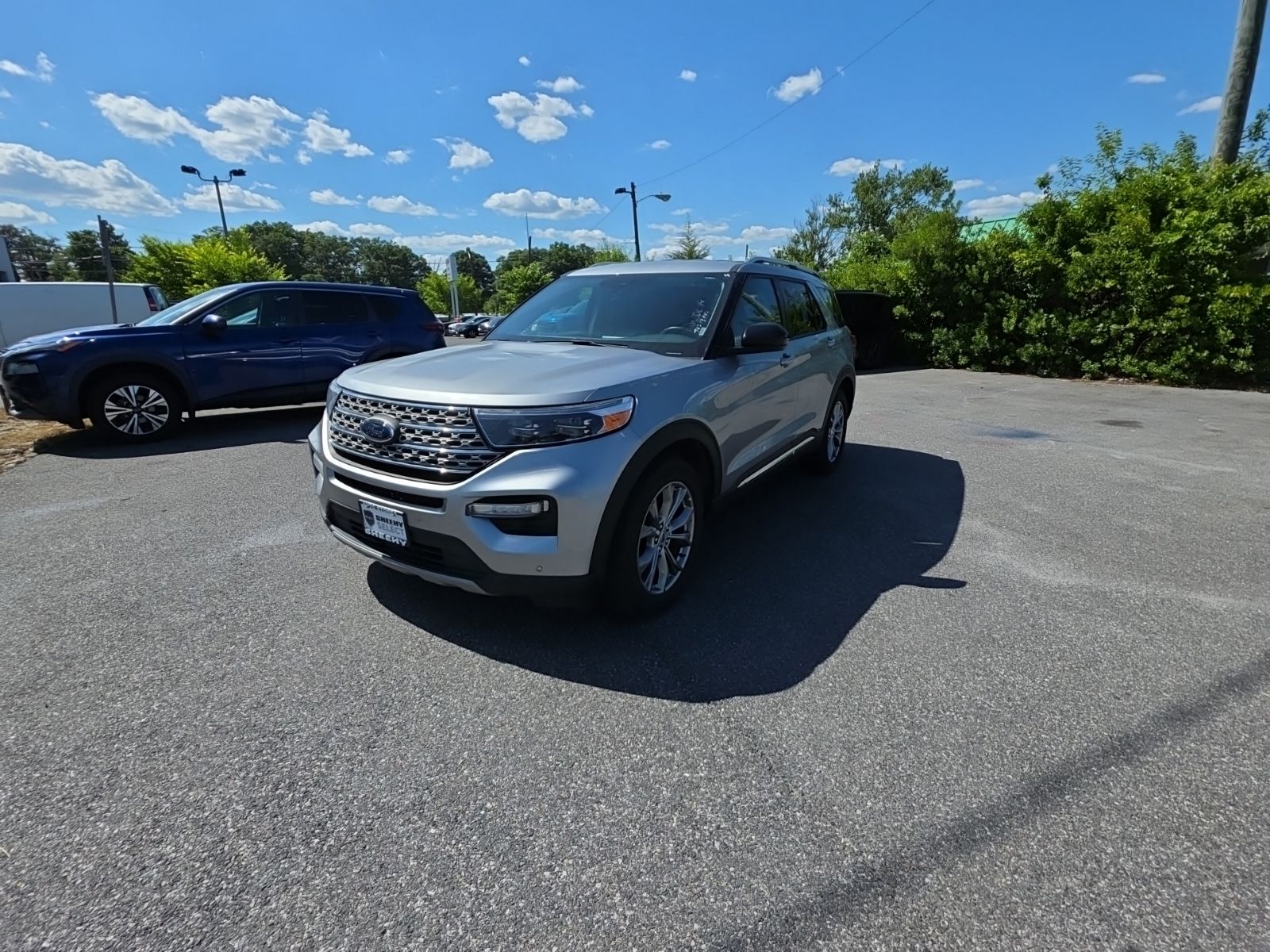 Used 2023 Silver Ford Limited image 3