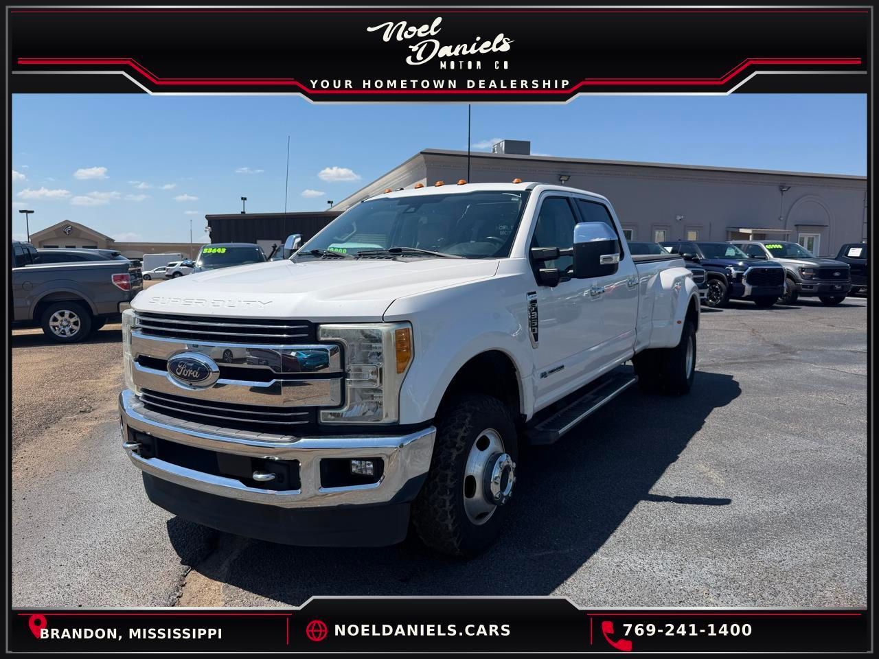 White Platinum Clearcoat Metallic 2017 Ford F-350 Super Duty Pickup Truck Four-Wheel Drive 6-Speed Automatic