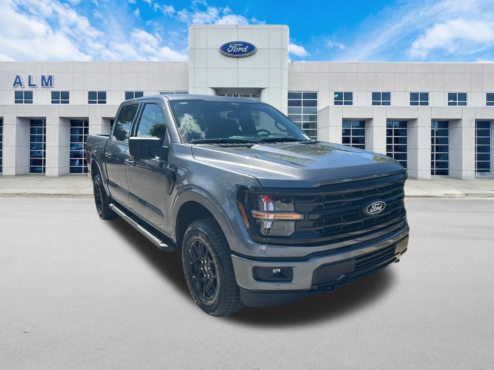 New 2026 Carbonized Gray Metallic Ford XLT image 4