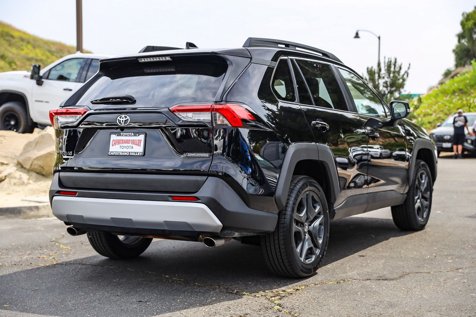 View vehicle photo 4